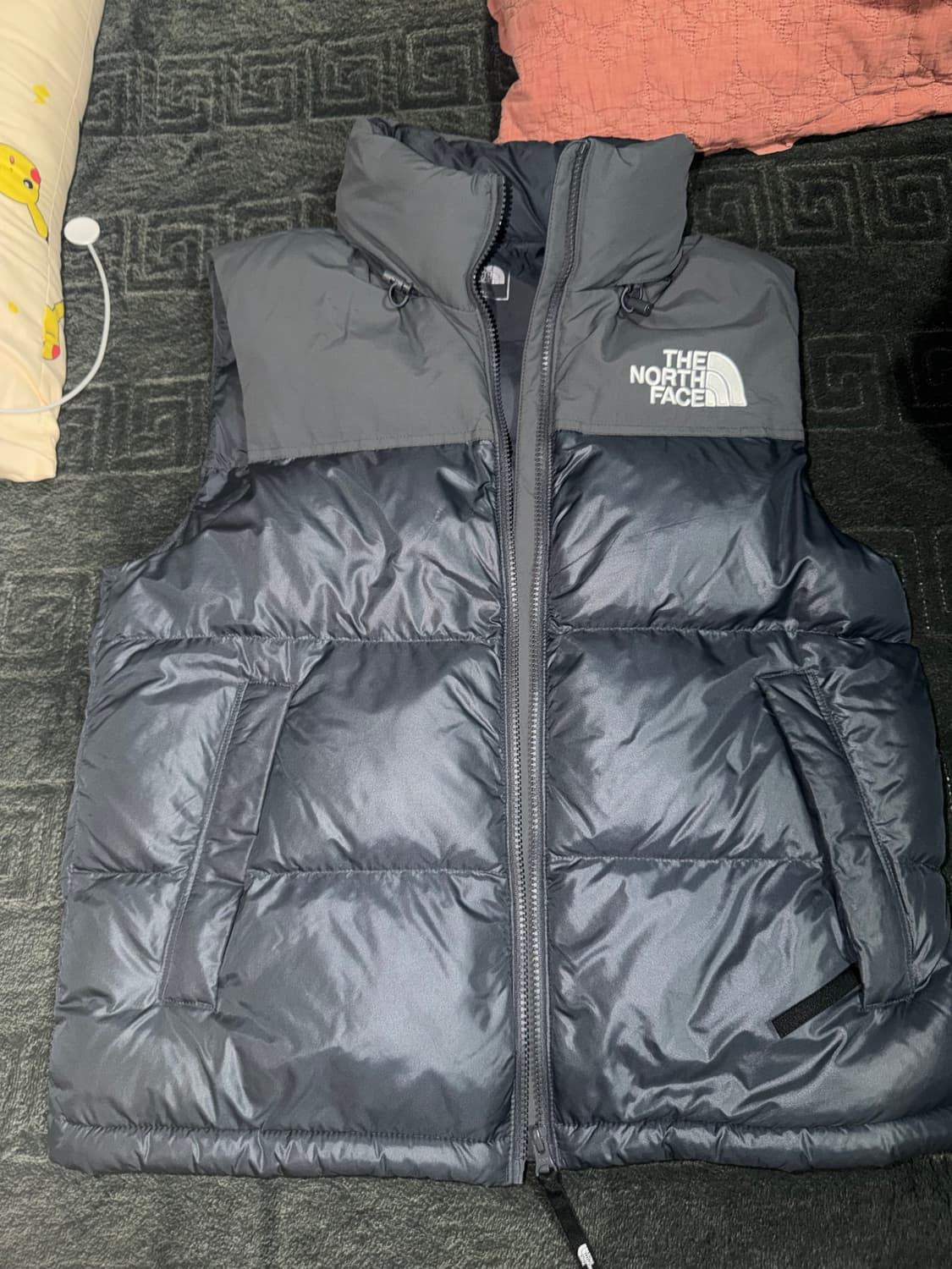 노스페이스 눕시 온 볼 베스트 스틸 그레이 - 24FW /M 상품이미지1