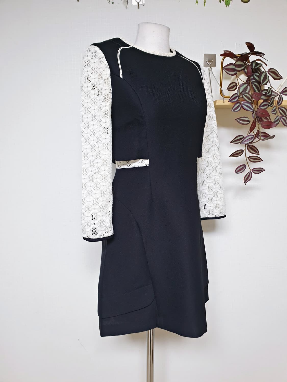 온앤온 레이스팔 하객원피스 66 미니 네이비 상품이미지3