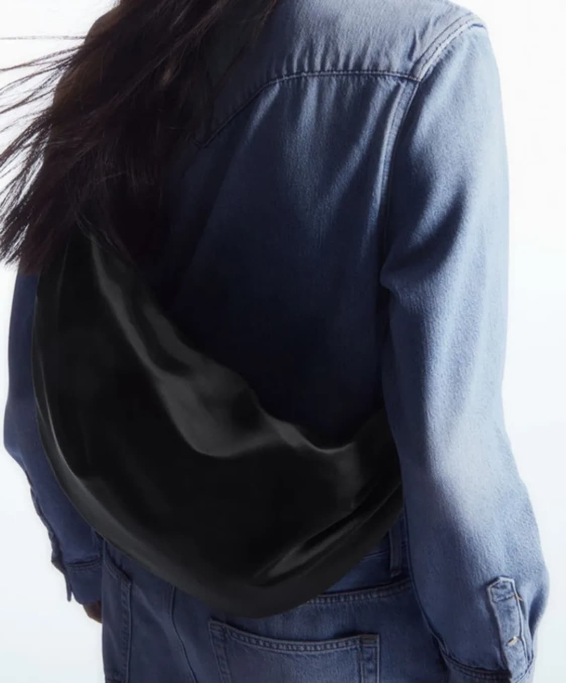 새상품) cos 나일론 크로스바디백 블랙 상품이미지4