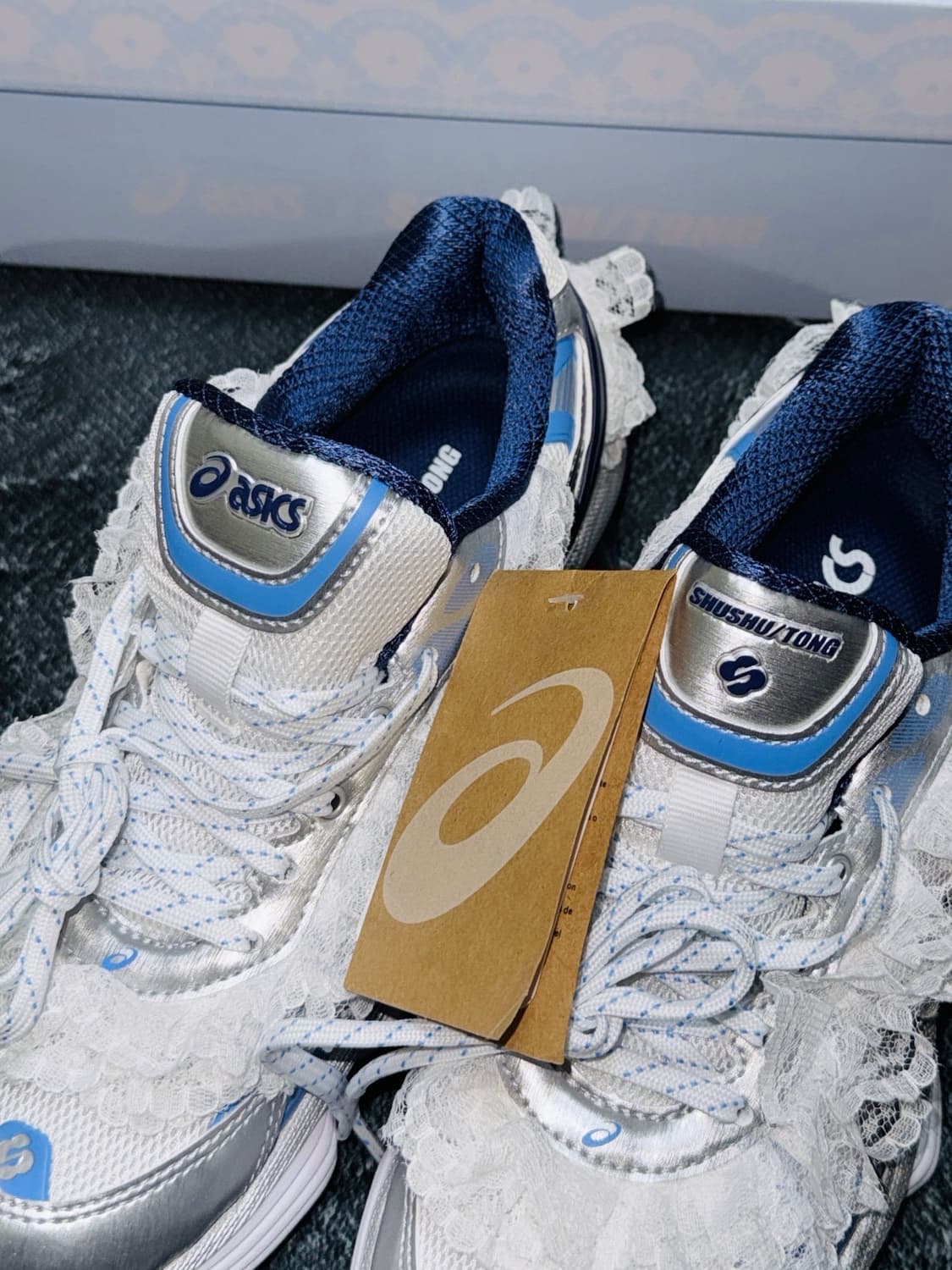 235 아식스 슈슈통 젤 키네틱 플루언트 화이트 다이브 블루 상품이미지1