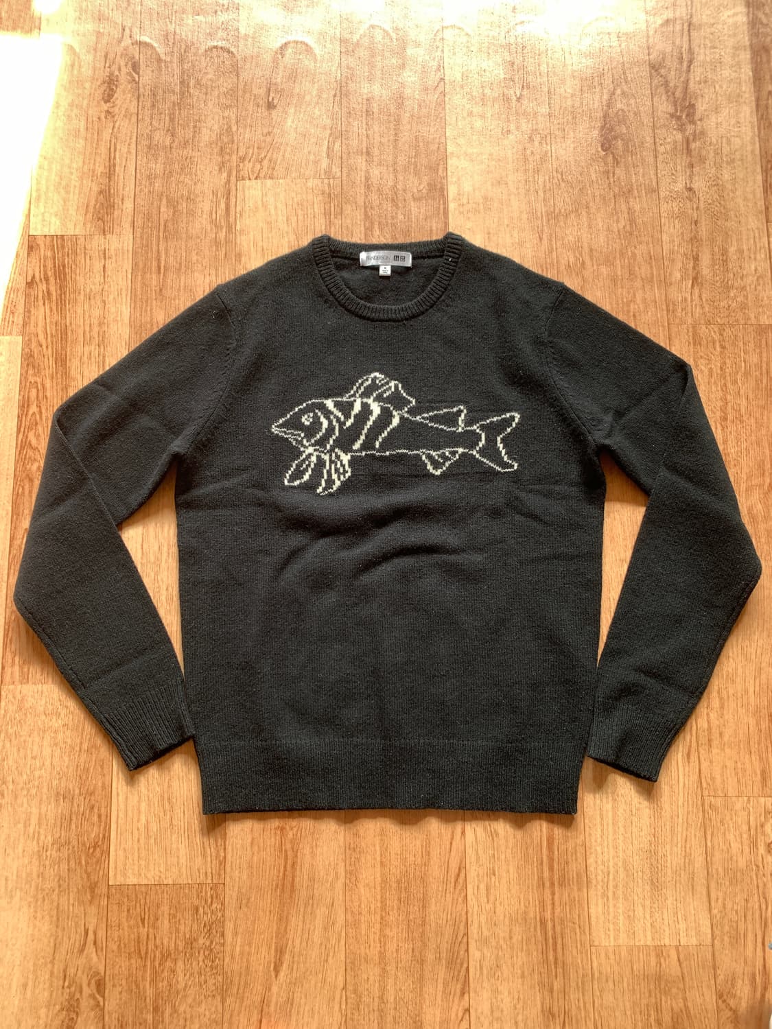 유니클로 jw anderson 울100% 물고기 니트 M 상품이미지1
