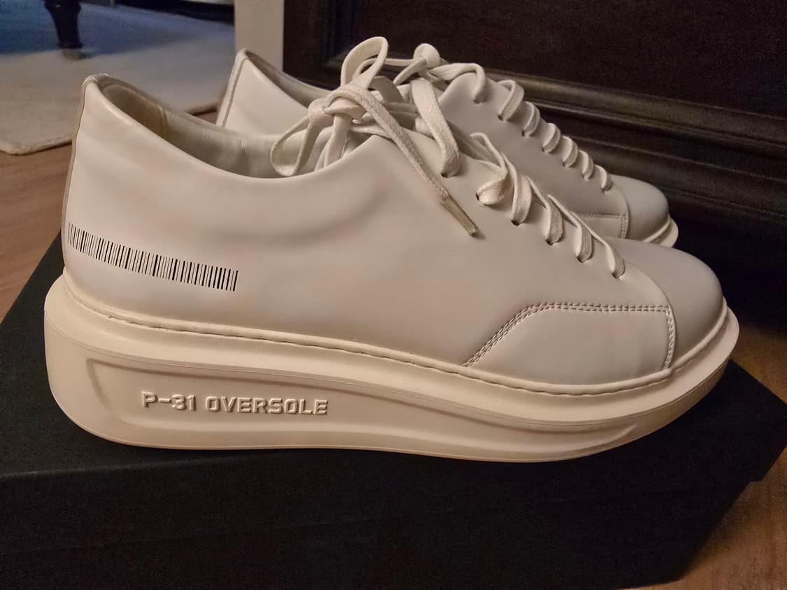 P-31 Oversole 화이트 스니커즈 7cm 42사이즈입니다. 상품이미지1