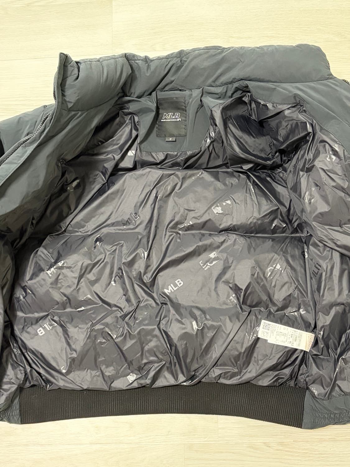 MLB NY 메가로고 패딩( size M ) 지금은 단종된 디자인 상품이미지2