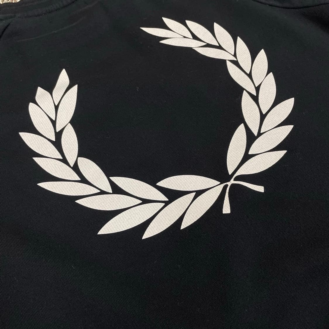 프레드페리 Fred Perry 블랙 백로고 기모 맨투맨 40 상품이미지5