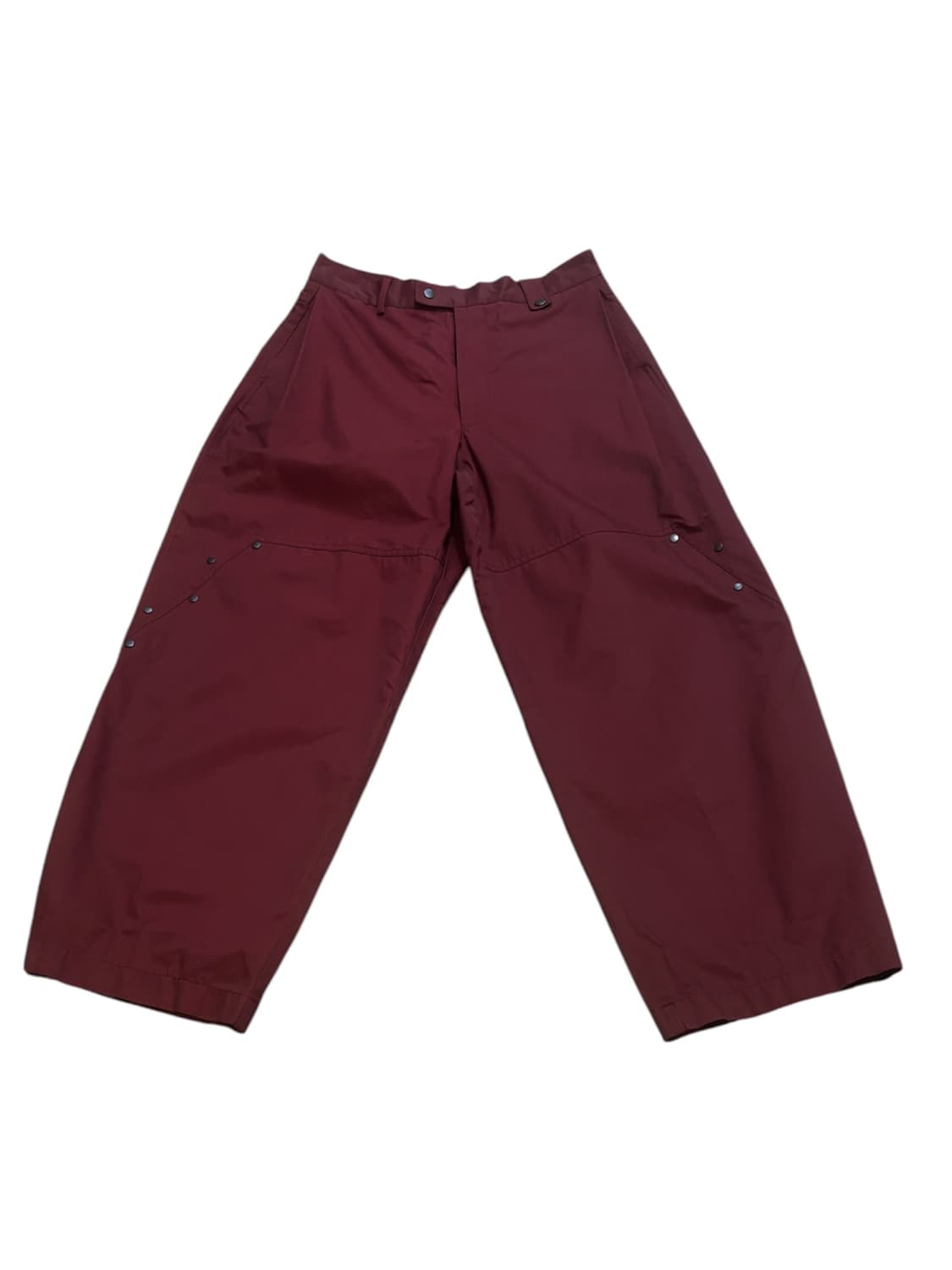 알렌느(Haleine) 스터드 & 카펜터 디테일 버건디 팬츠 상품이미지1