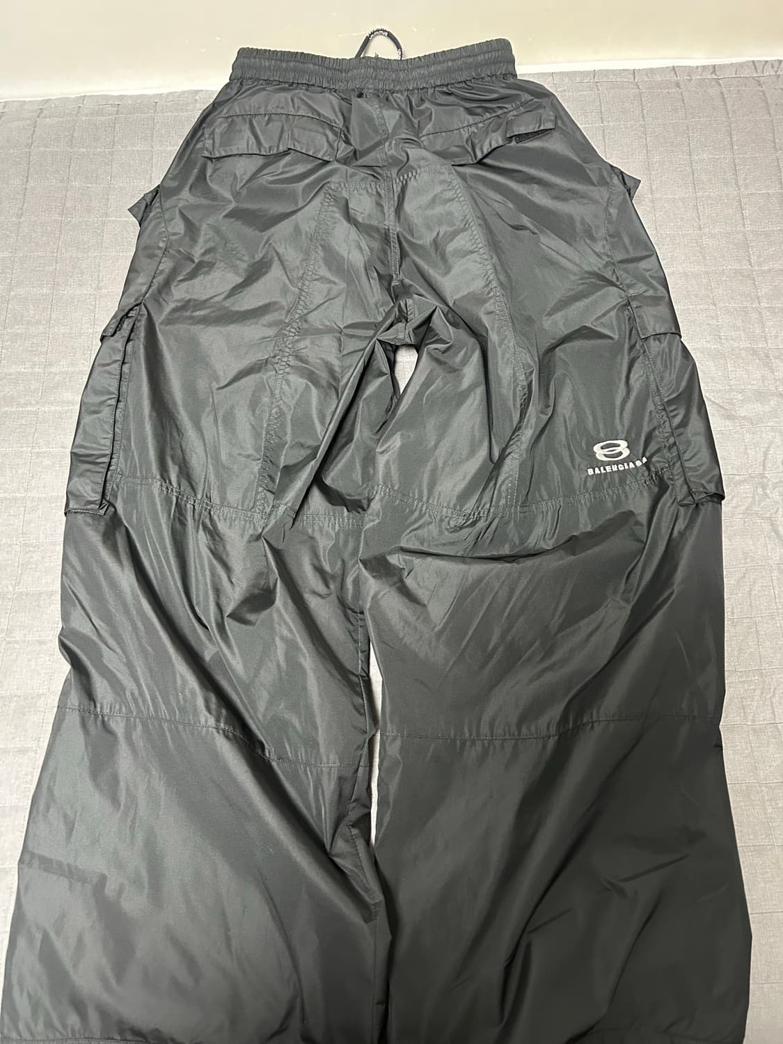 [44] 발렌시아가 테크니컬 나일론 카고 팬츠 상품이미지2