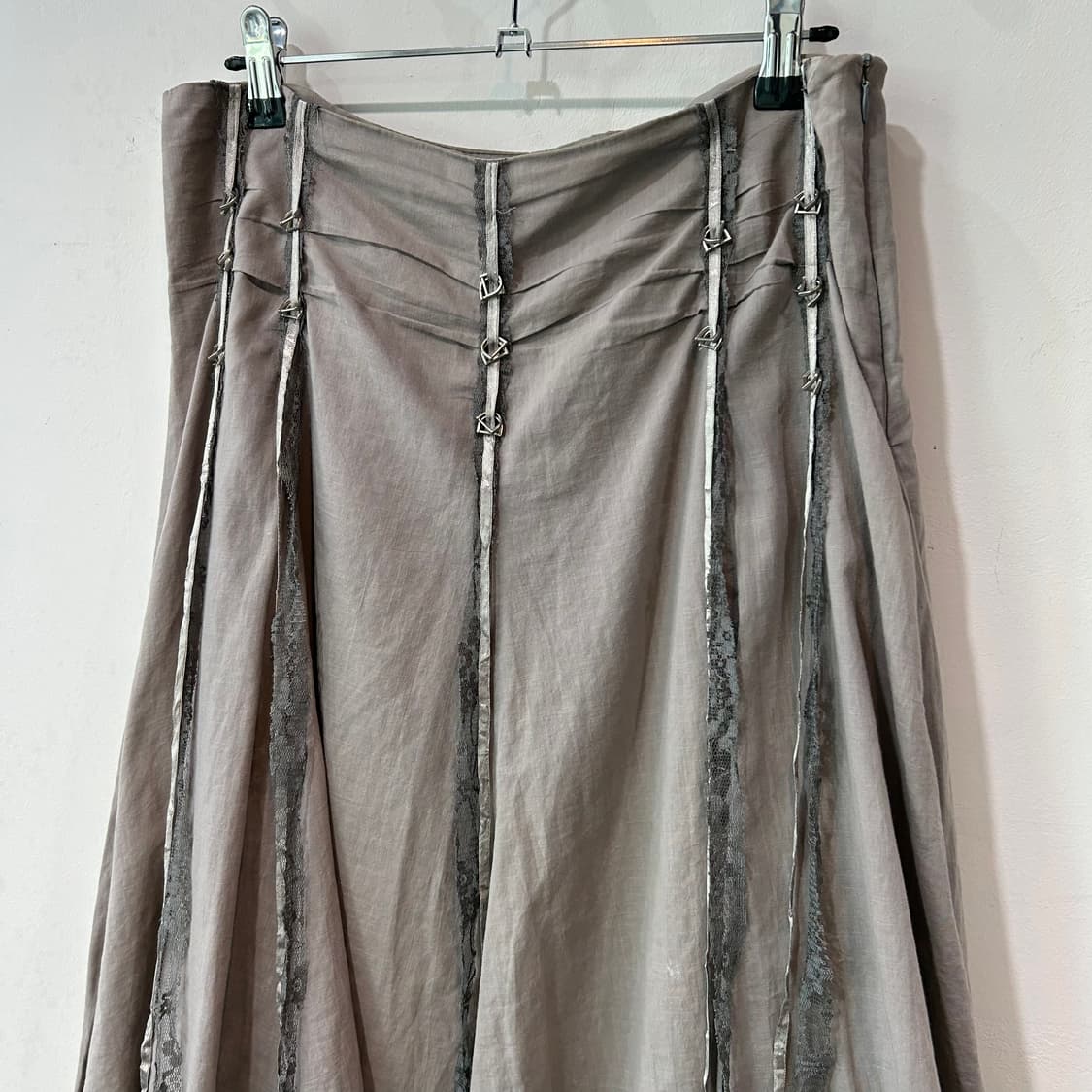 그런지 디테일 언발 스커트 상품이미지4