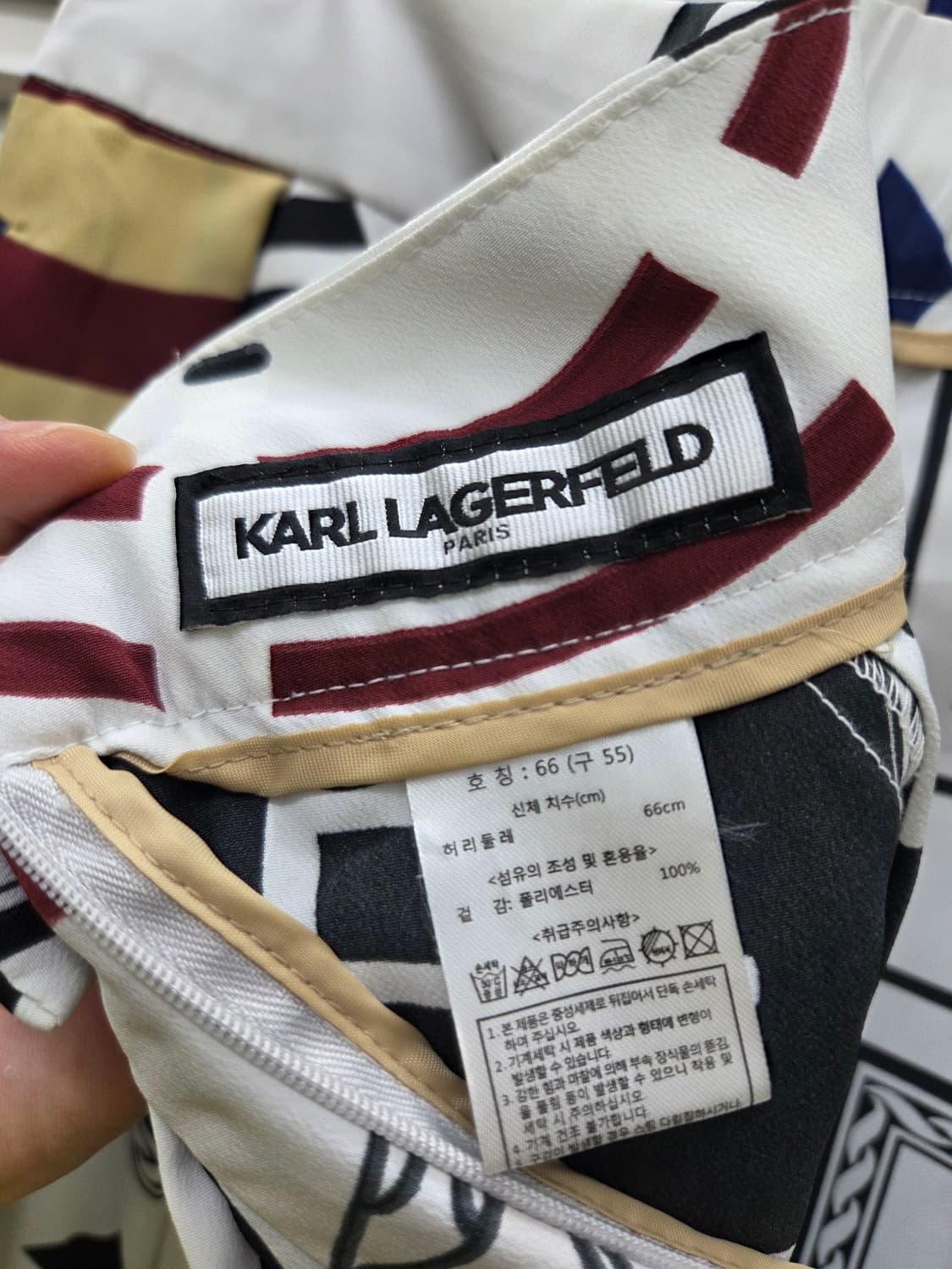 칼라거펠트 패턴 플리츠 스커트 상품이미지5