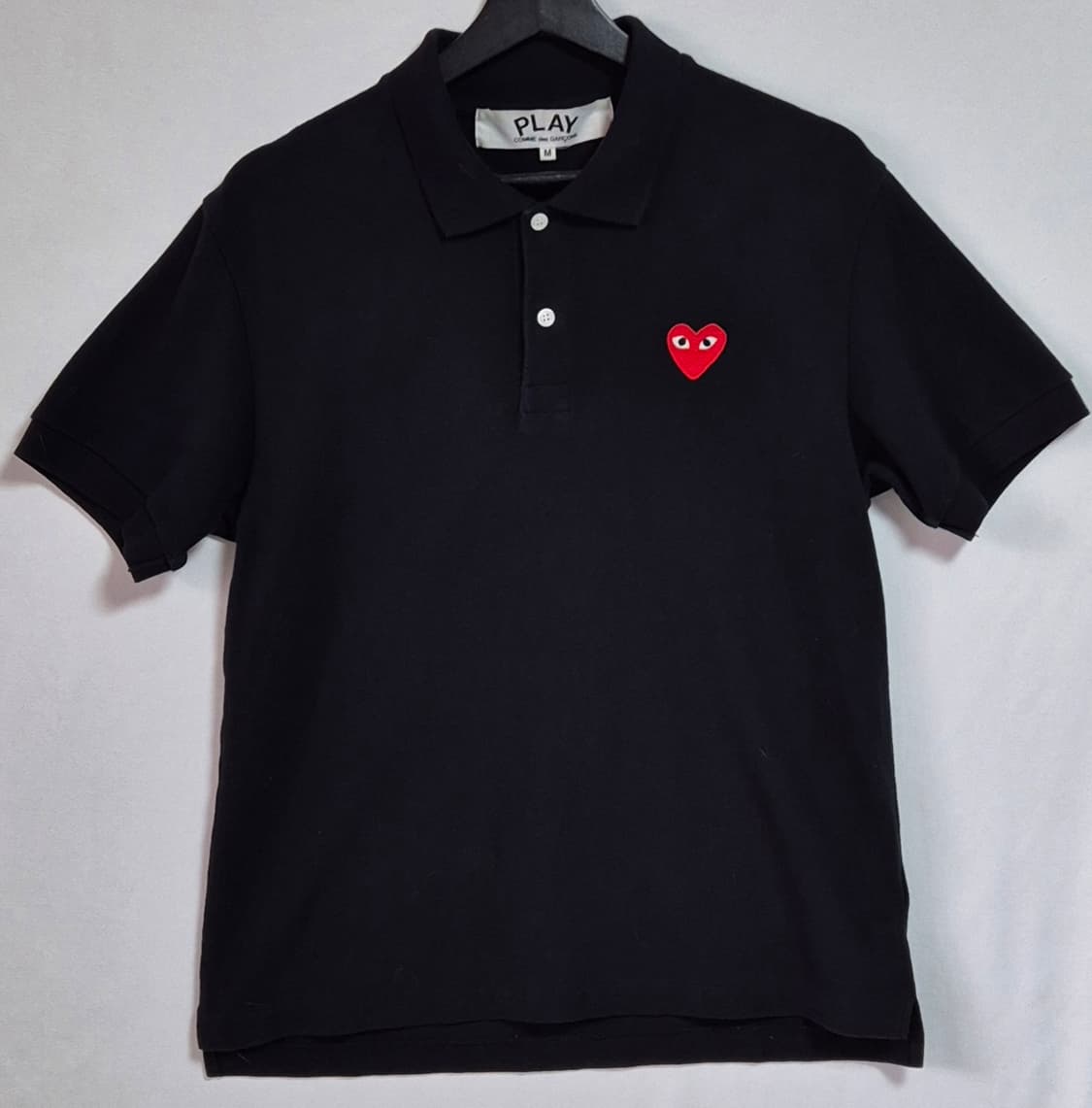 M ) 꼼데가르송 블랙 레드하트와펜 PK 반팔티 상품이미지1