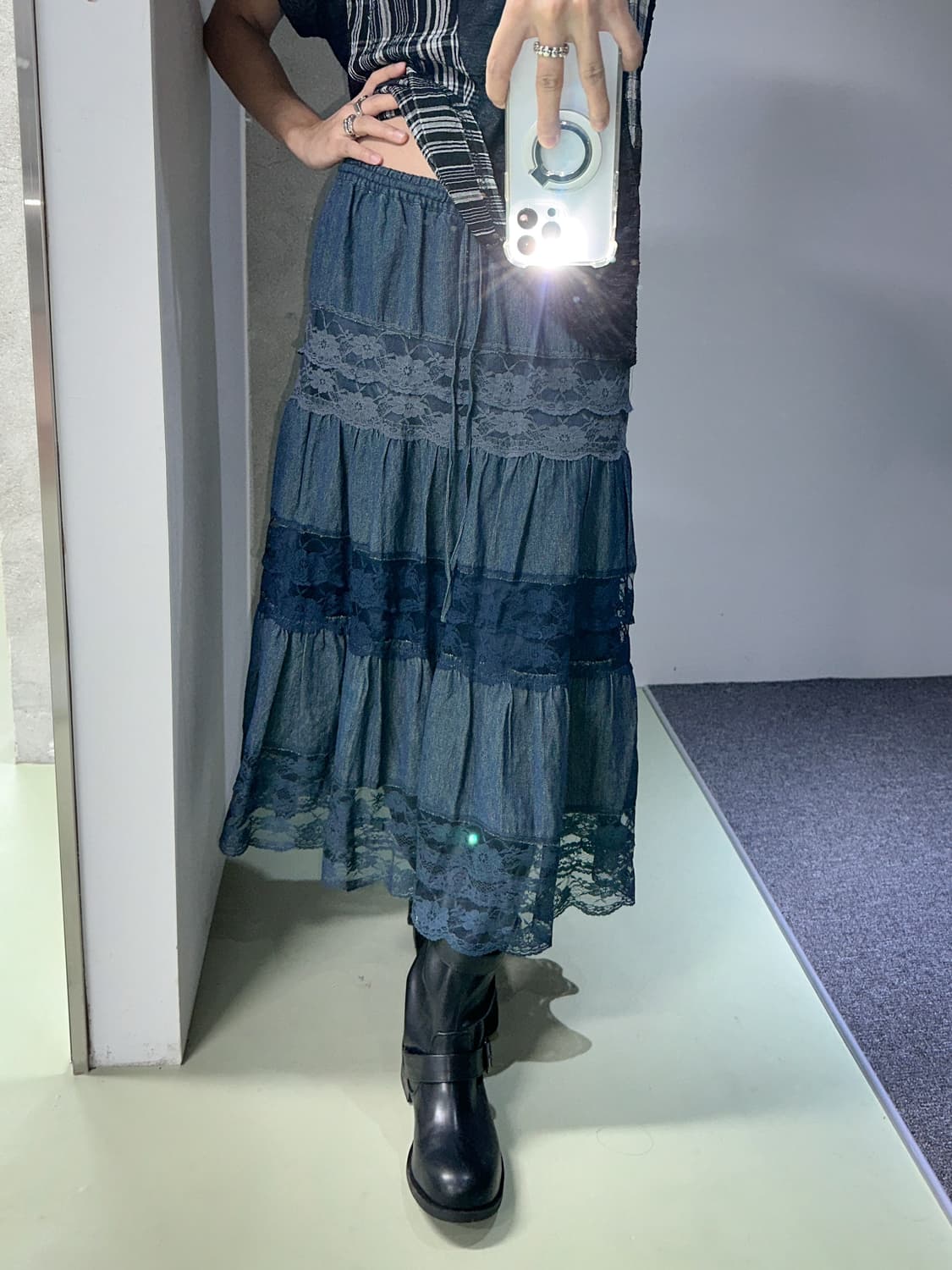 rosa cheri denim lace trimmed strap skir 상품이미지3