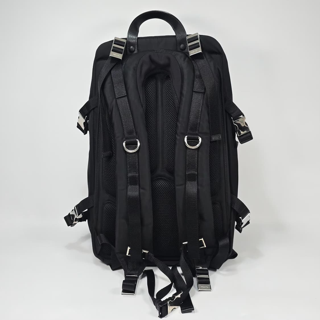 프라다 삼각로고 멀티포켓 백팩 상품이미지3