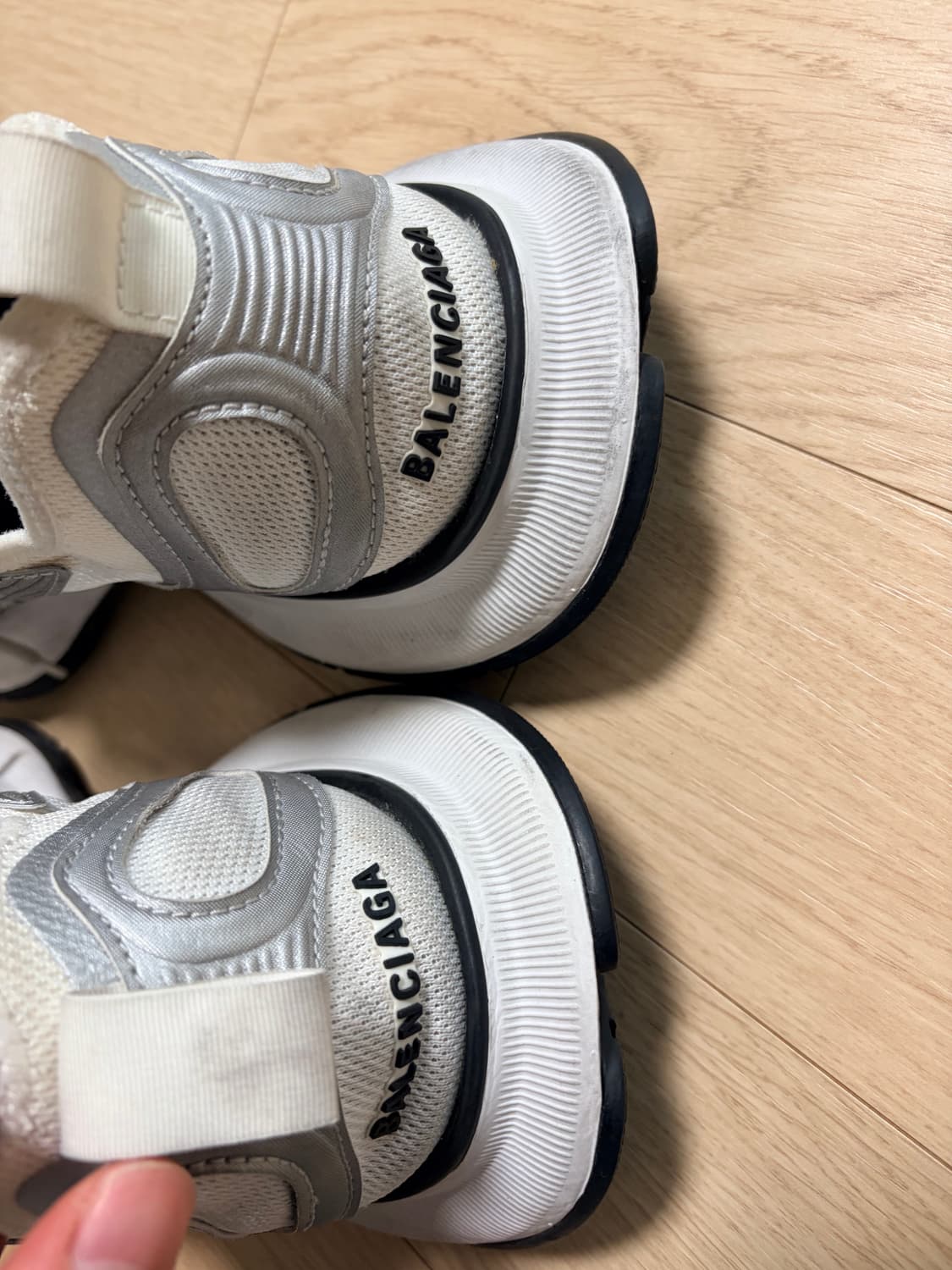 발렌시아가 서킷 화이트실버 스니커즈 43 상품이미지6