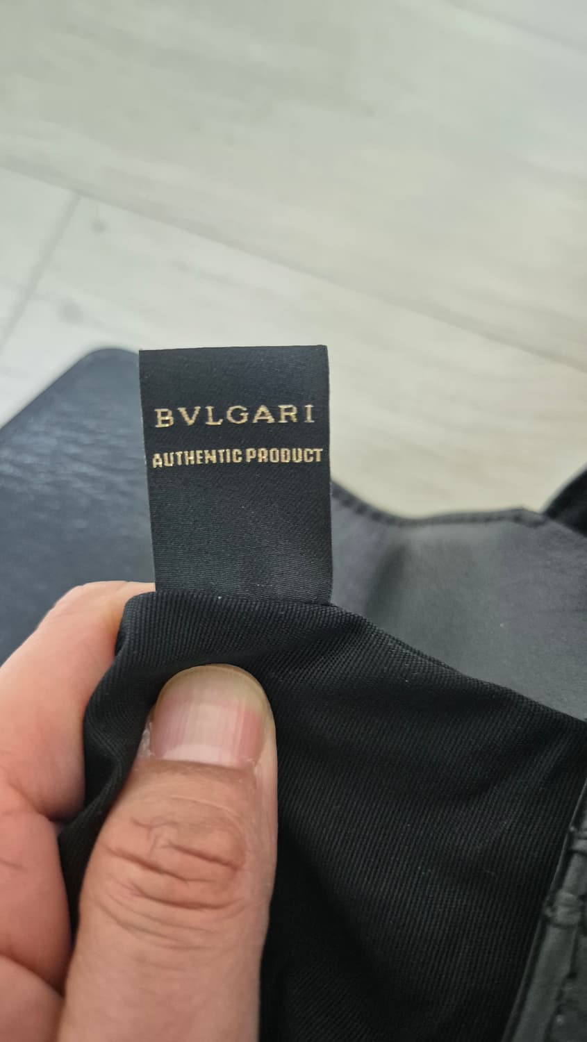 불가리 블랙 가죽 핸드백 상품이미지8