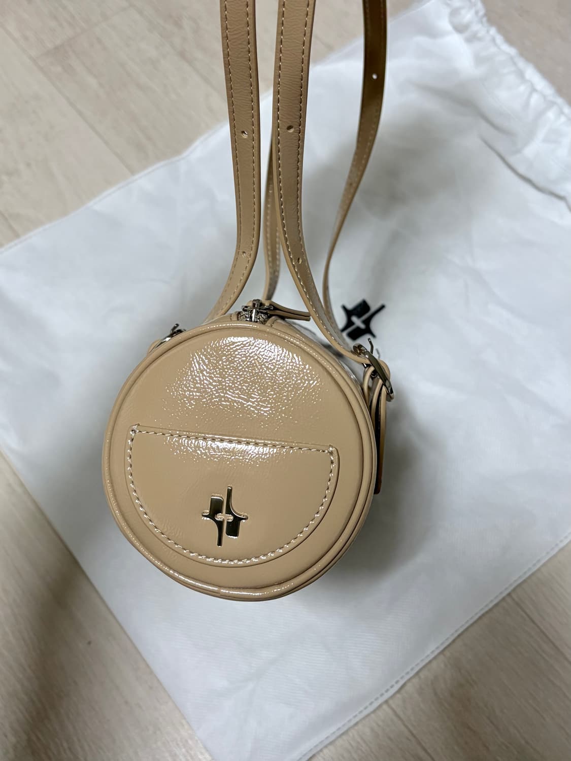 파인드카푸어 필로우백 23 누디 베이지 상품이미지6