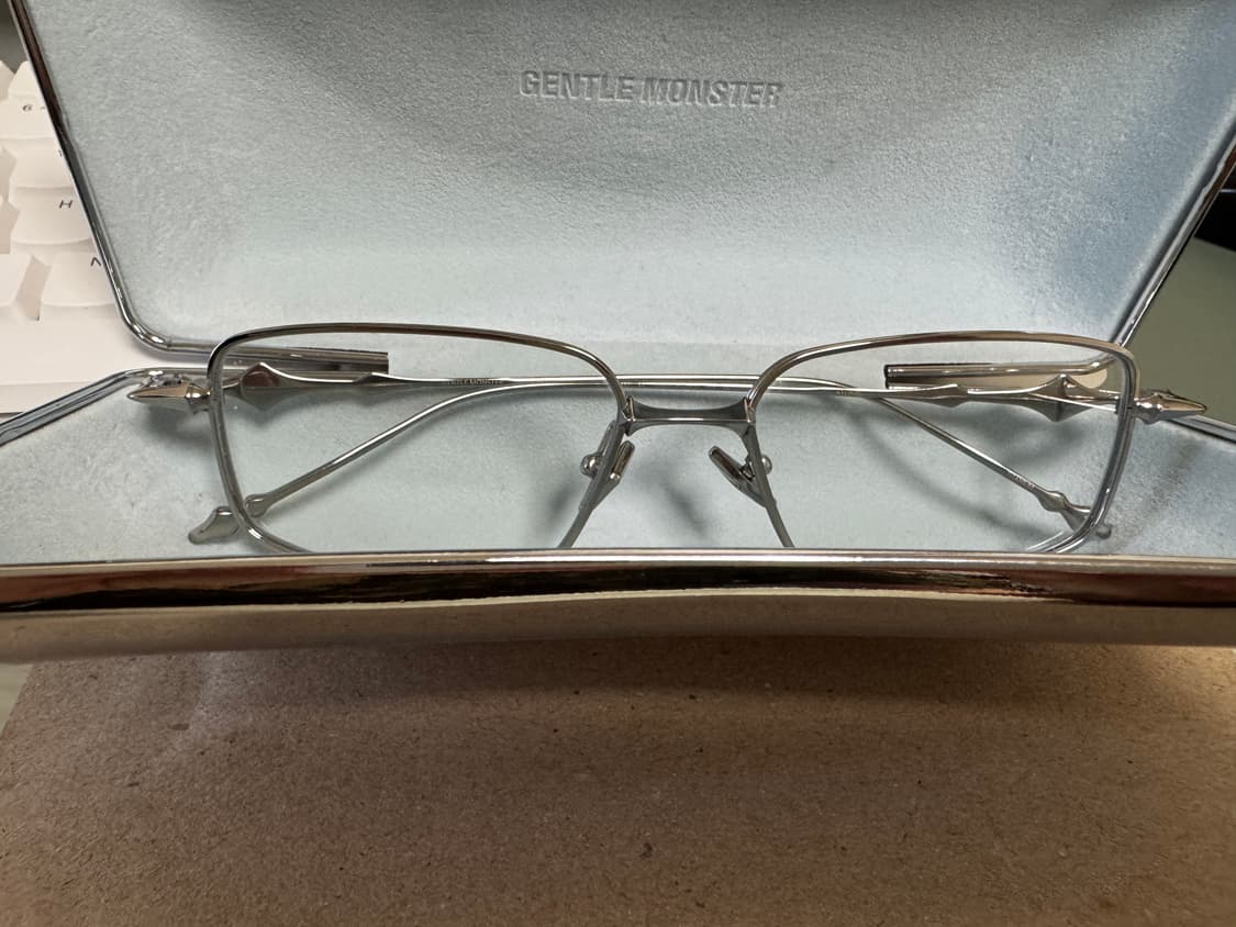 젠틀몬스터 아토믹02 상품이미지1