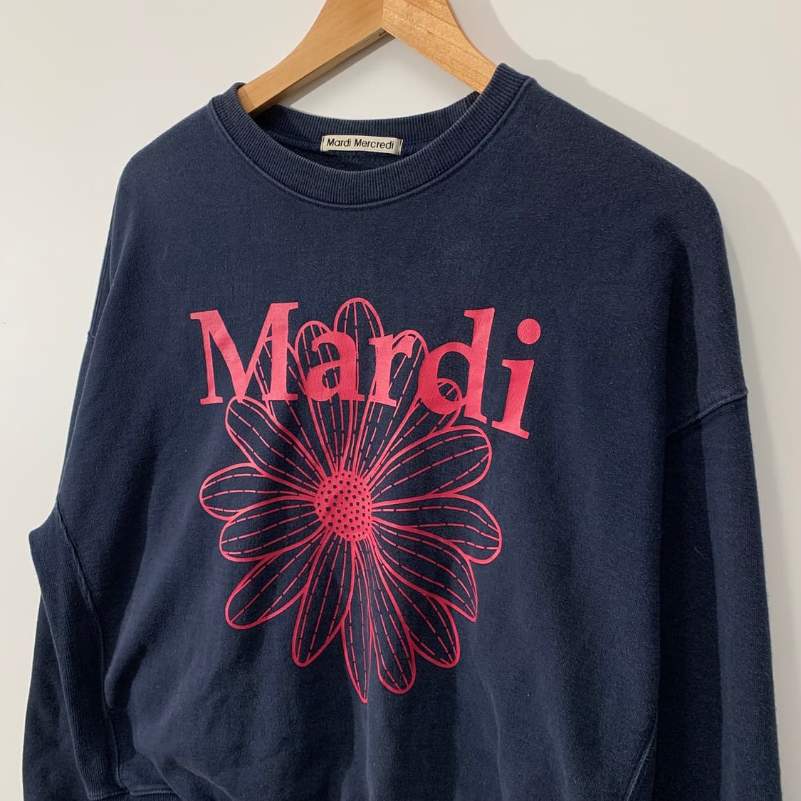 마르디 메크르디 네이비 맨투맨  상품이미지2