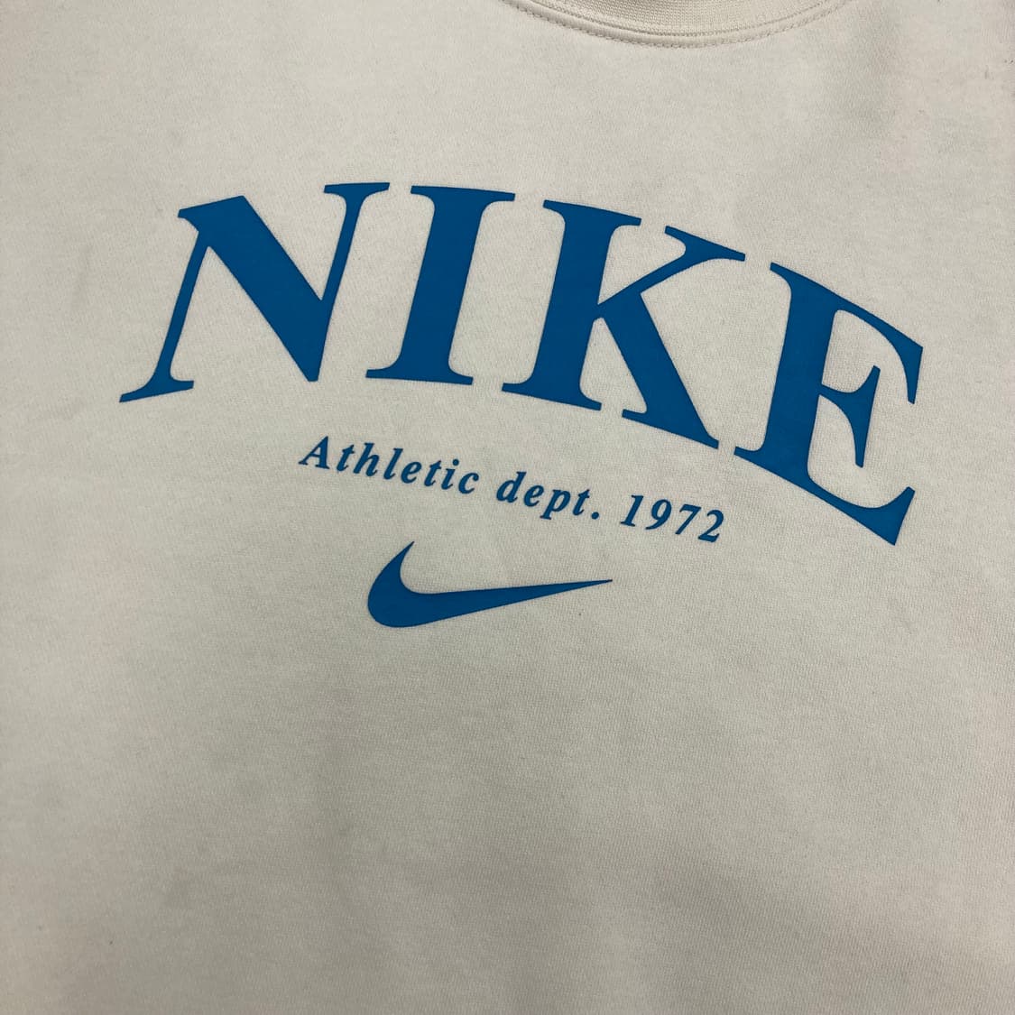 나이키 아이보리 컬러 스펠아웃 빅로고 박시핏 맨투맨 상품이미지2