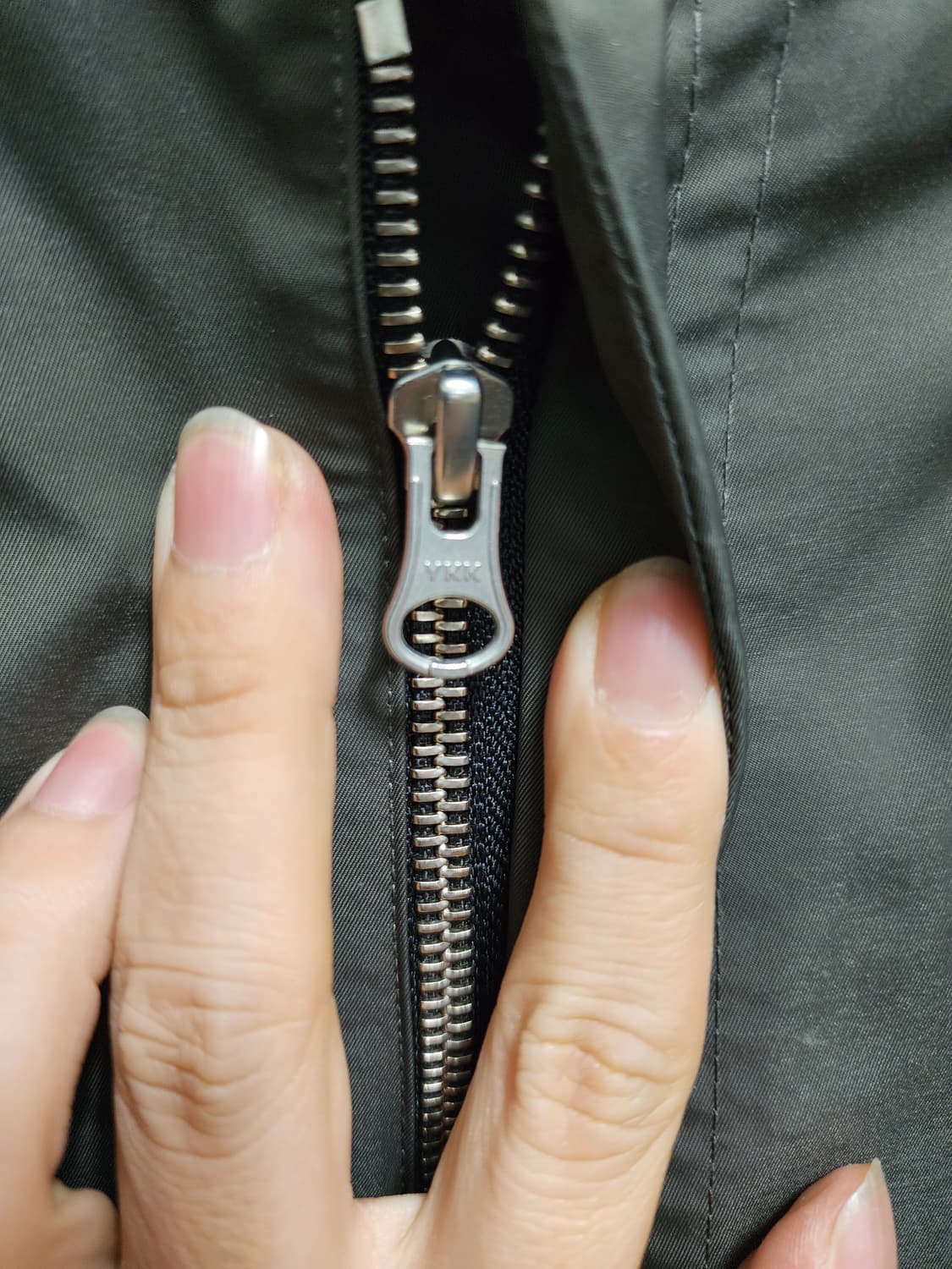 파프롬왓 파아카이브 커브 절개 지퍼 스판 팬츠 상품이미지5