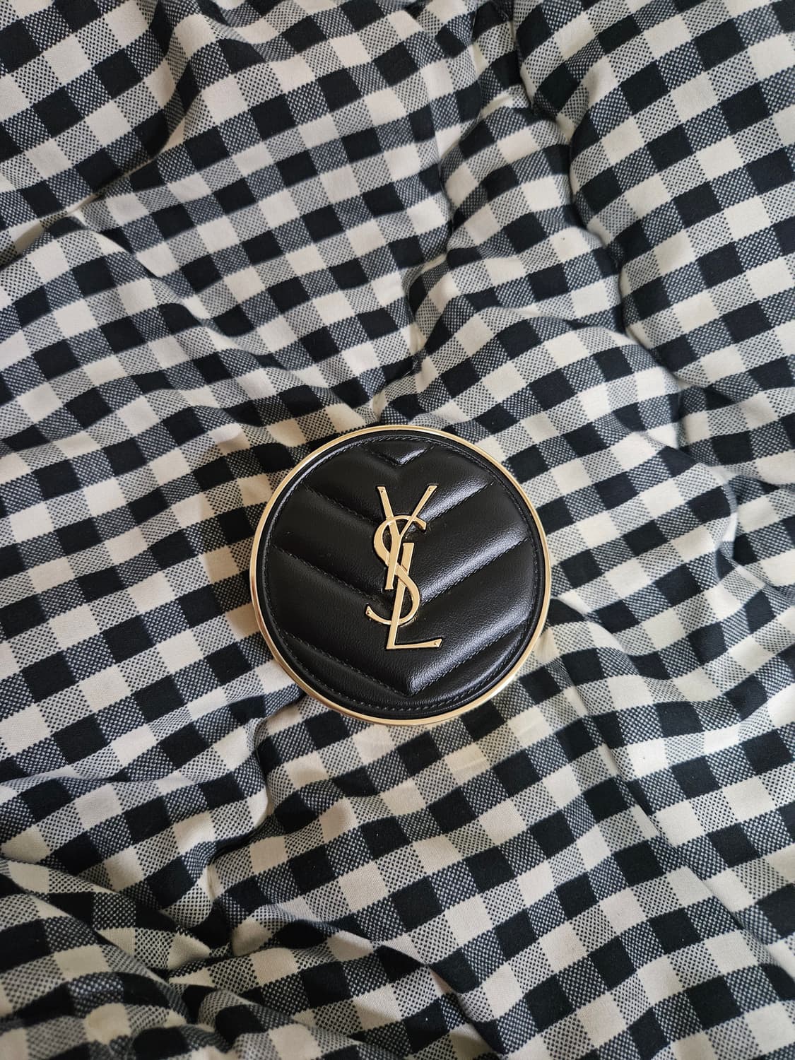 입생로랑 쿠션케이스 엉크르 드 뽀 상품이미지1