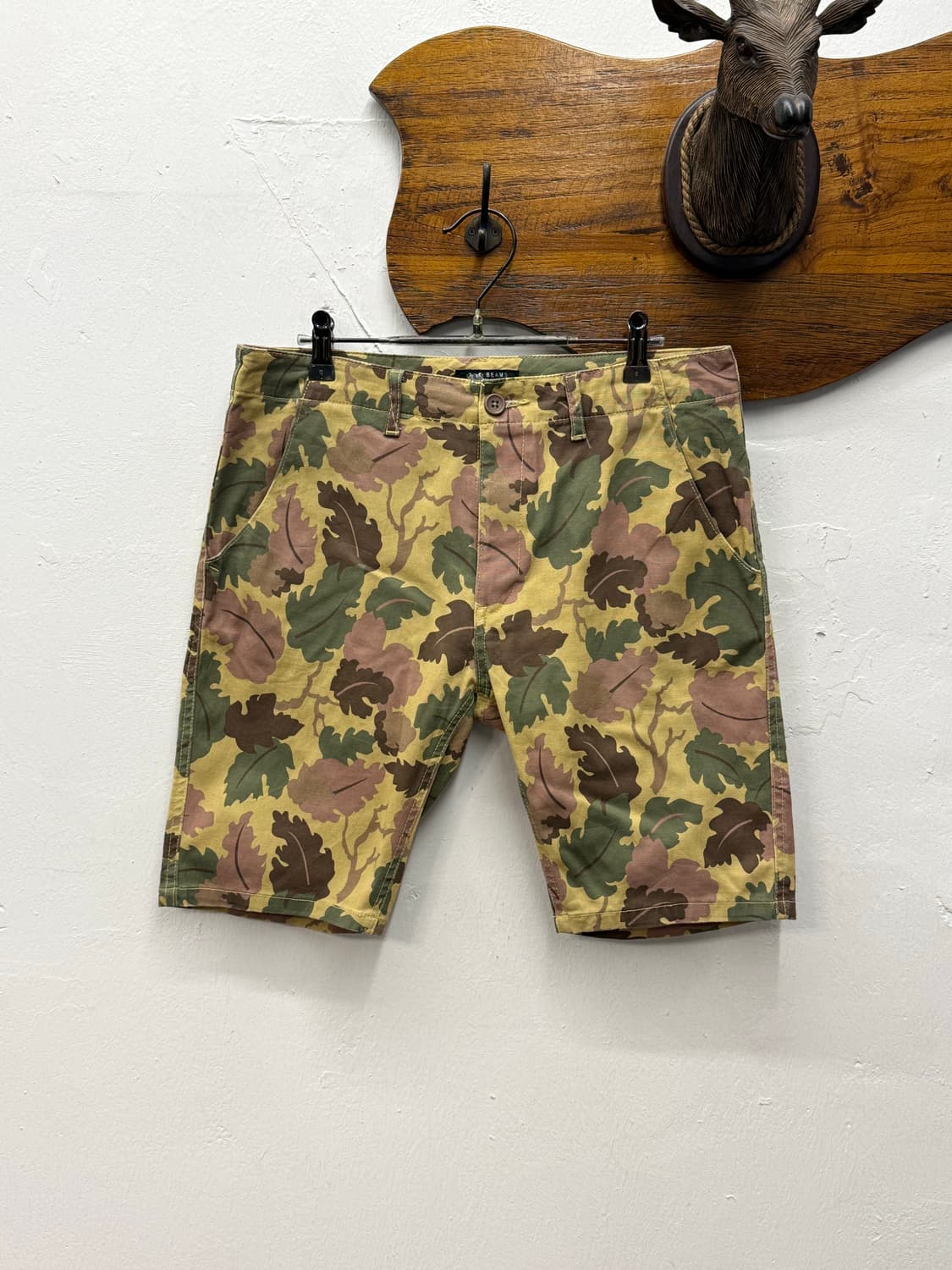 BEAMS HEART Camouflage Leaf Pattern Shor 상품이미지1