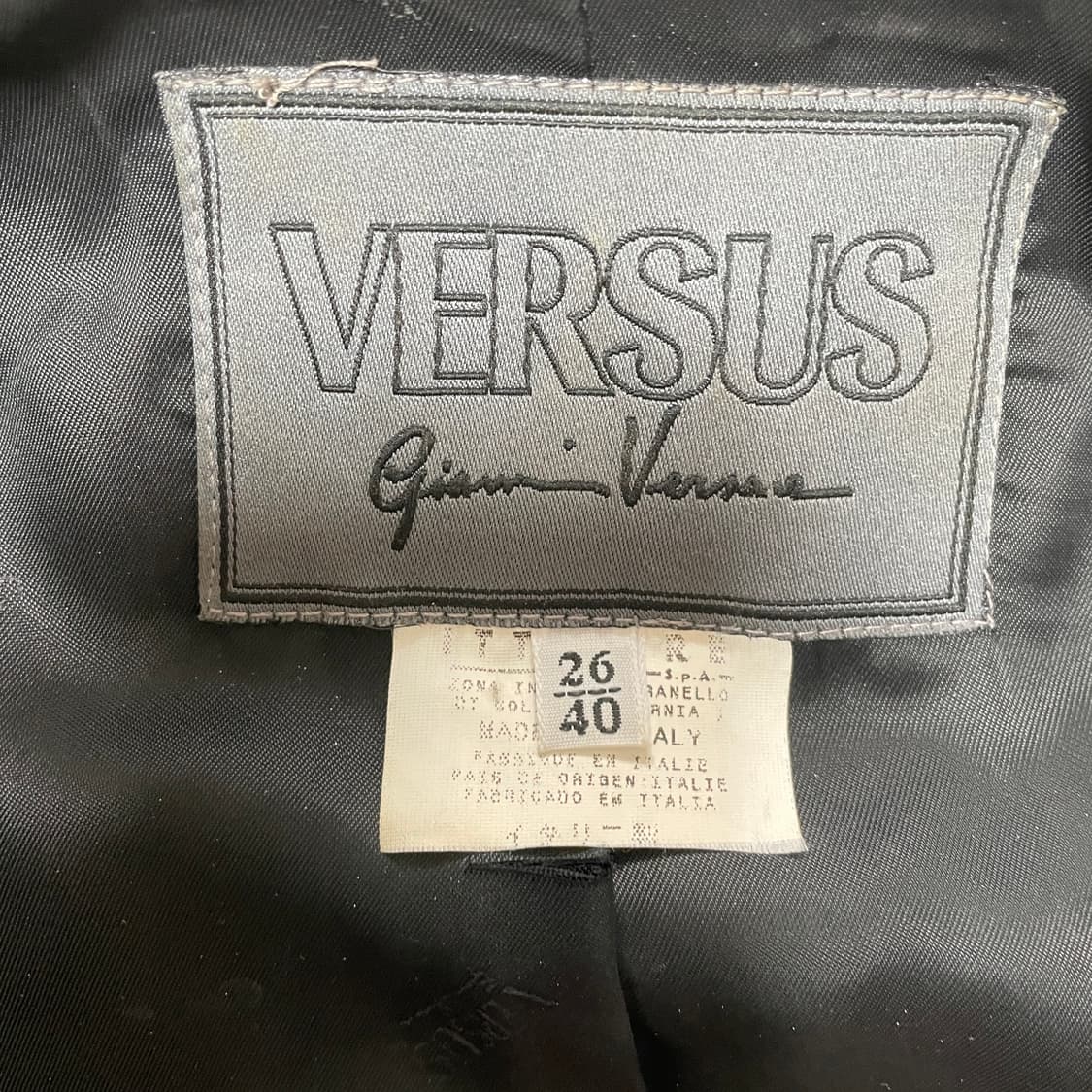 베르사체 베르수스 도트 자켓 스커트 셋업 상품이미지3