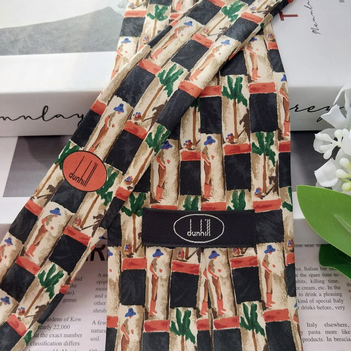 던힐 실크 블랙 패턴 넥타이 9.9cm A+등급 K1822
 상품이미지6