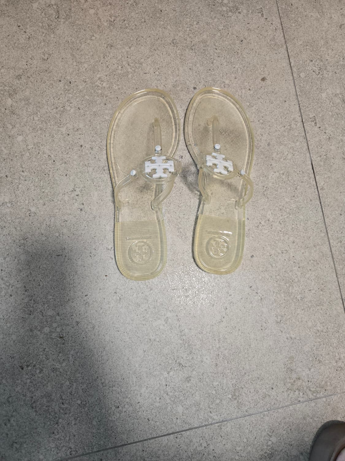 토리버치 젤리샌들 5M 220 상품이미지1