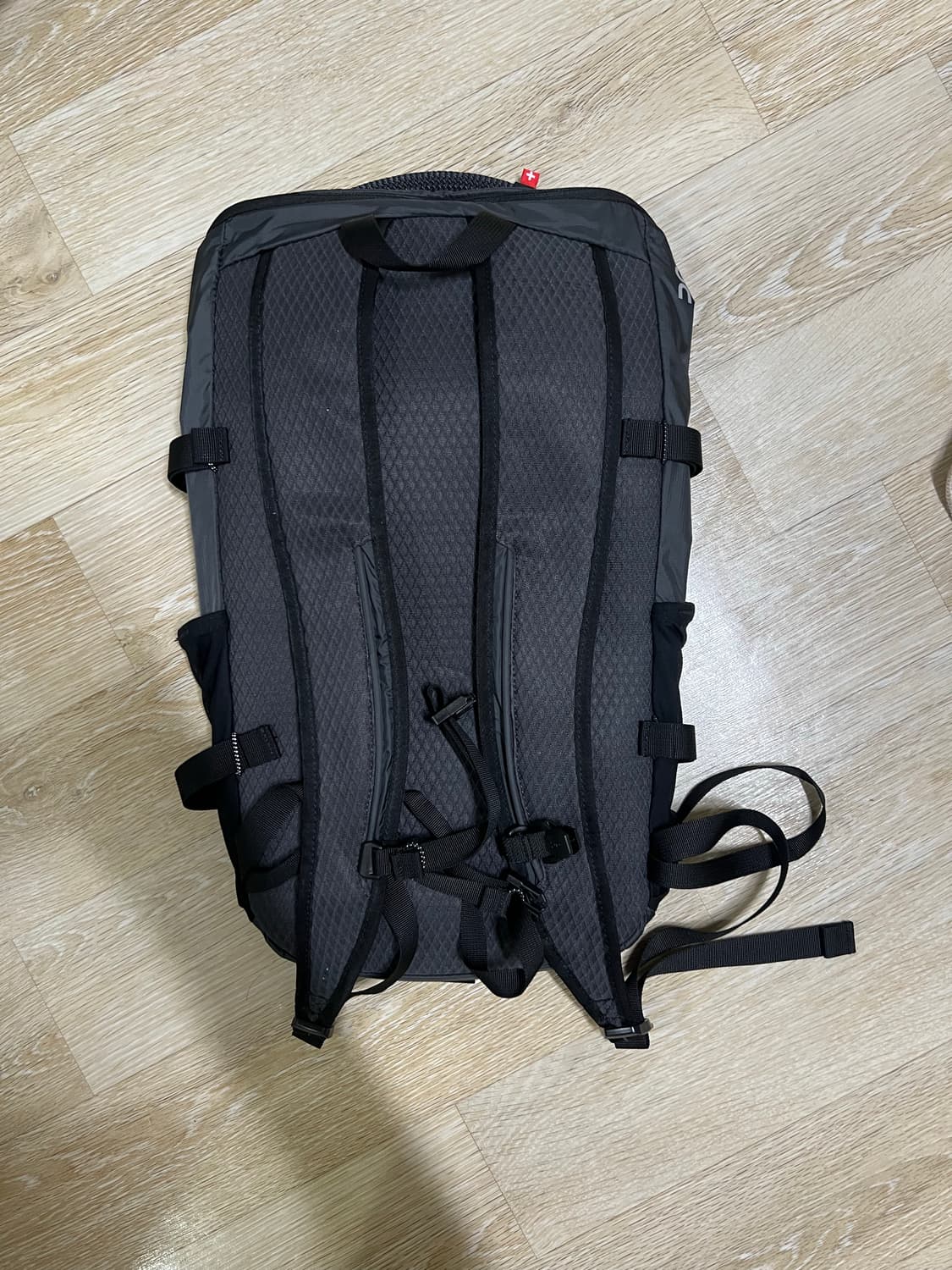 온러닝 스피드팩 라이트 18L 백팩 상품이미지2