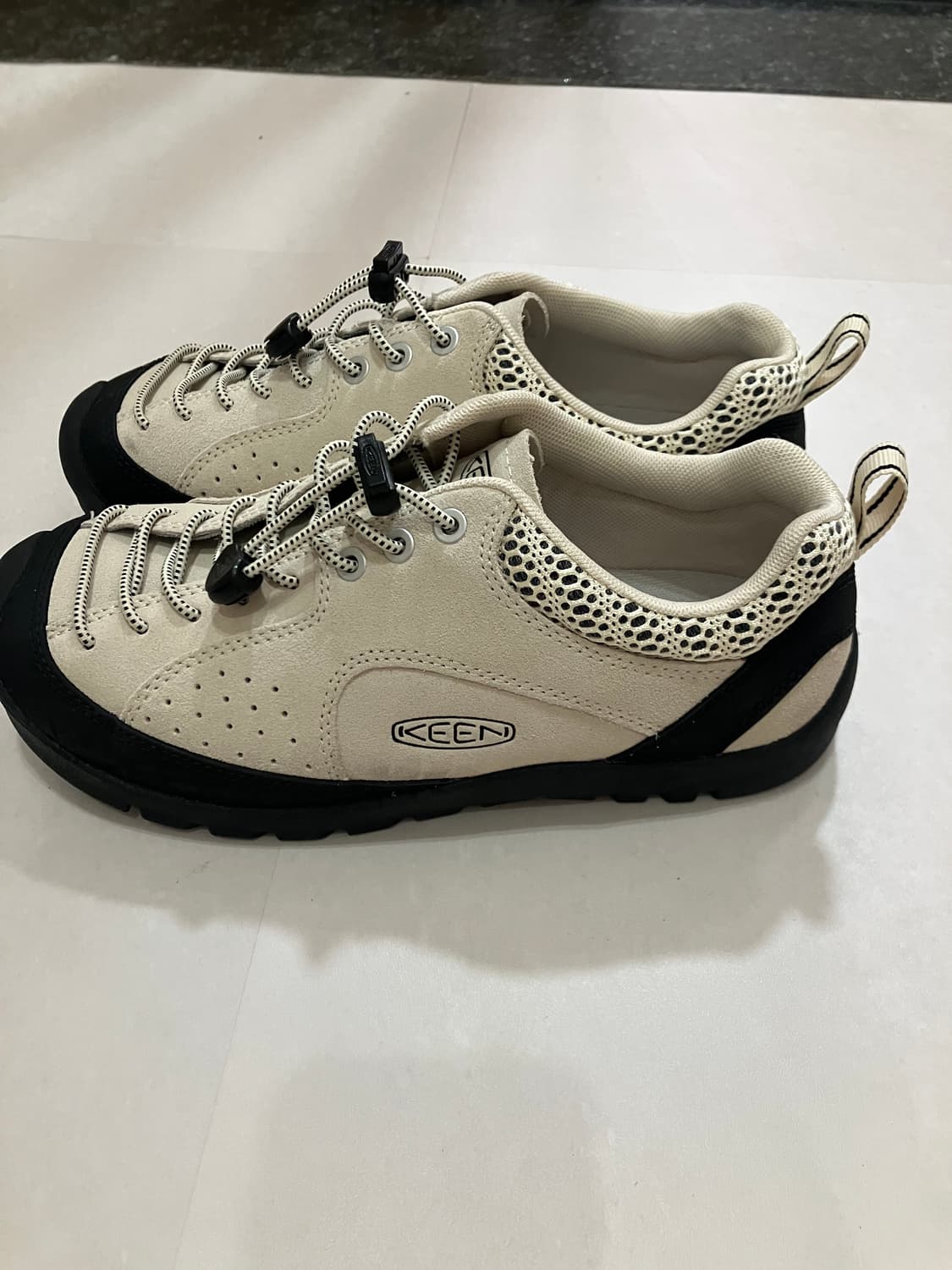 (새상품)26SS keen 킨 재스퍼 아이보리 여성 스니커즈 235 상품이미지3