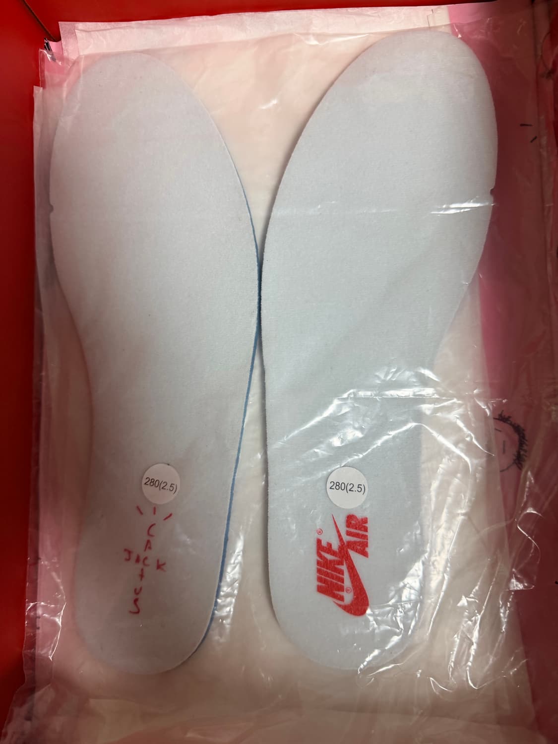 에어조던1 하이 x 트레비스 스캇  상품이미지6