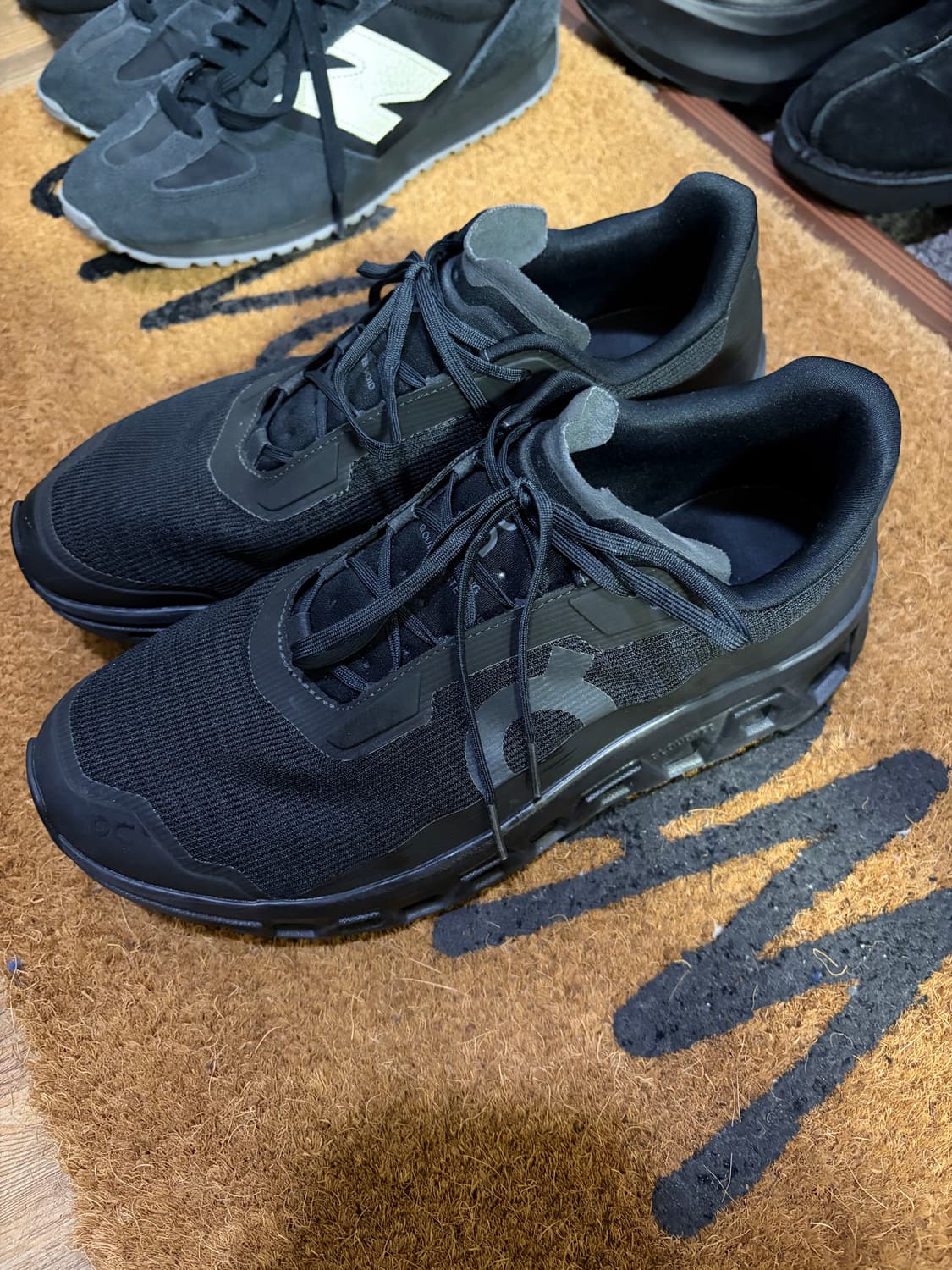 온러닝 클라우드 몬스터 보이드 블랙 EU44 280 상품이미지1