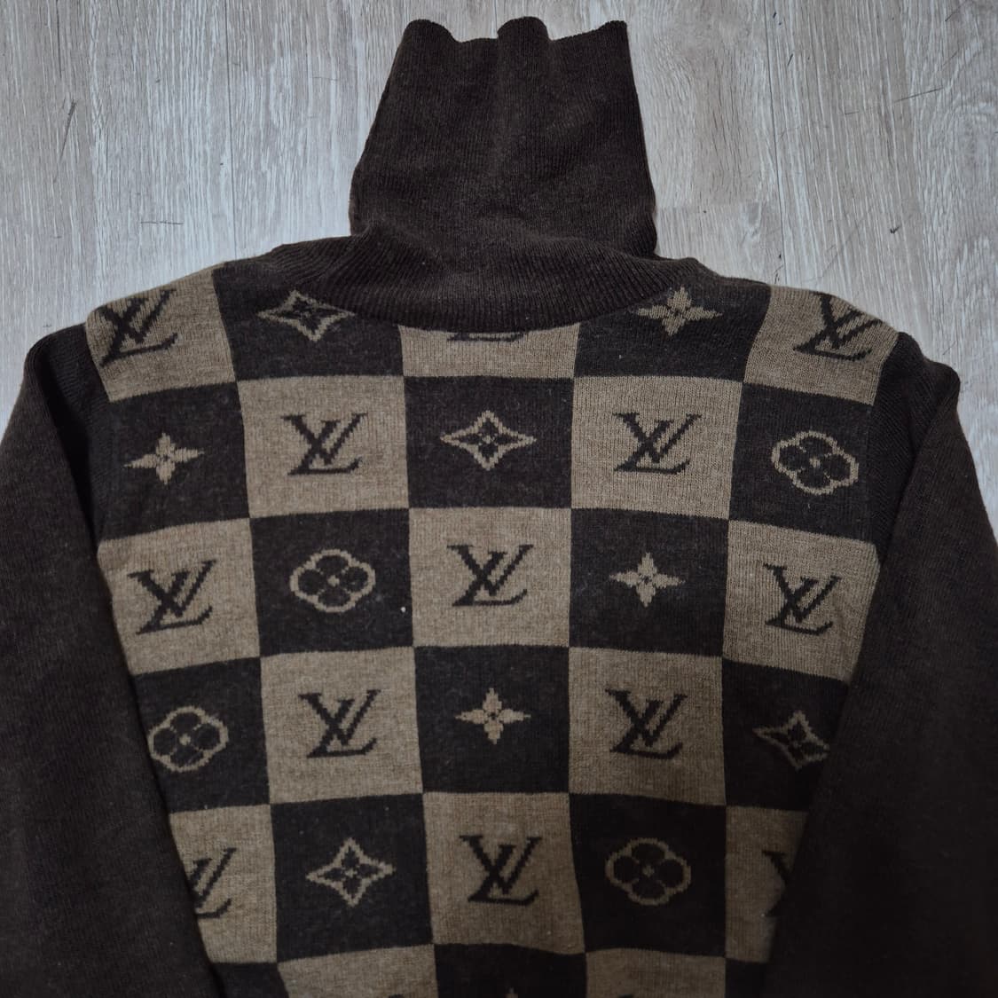 루이비통 여성 모노그램 사각 패턴 터틀넥 니트 (38) 상품이미지2