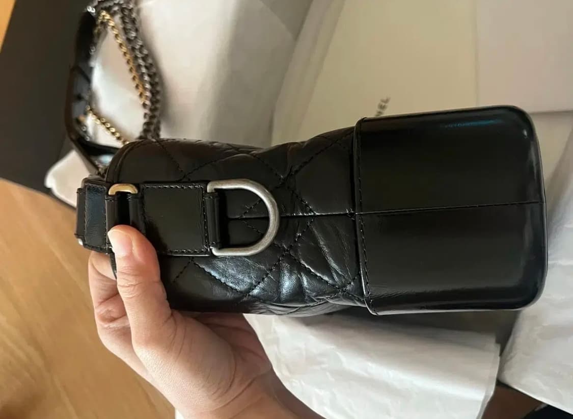 샤넬 가브리엘 호보백 뉴미듐 블랙 상품이미지2