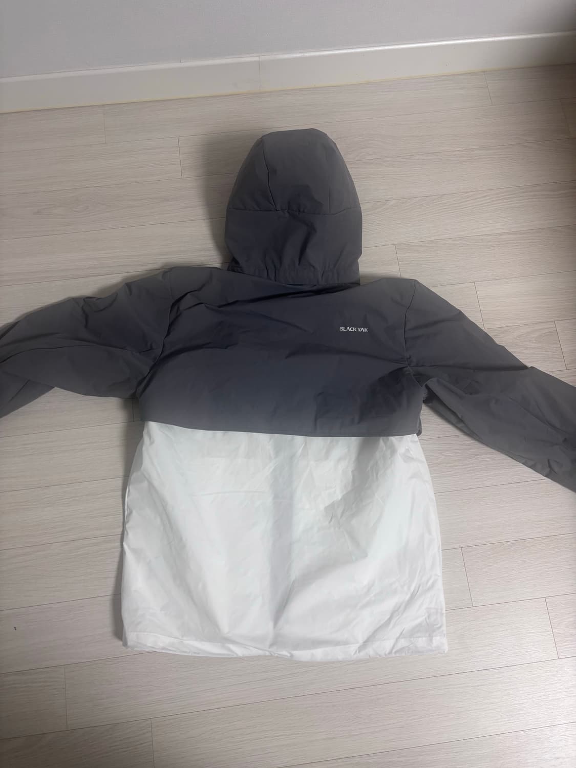 블랙야크 바람막이 팝니다 상품이미지2