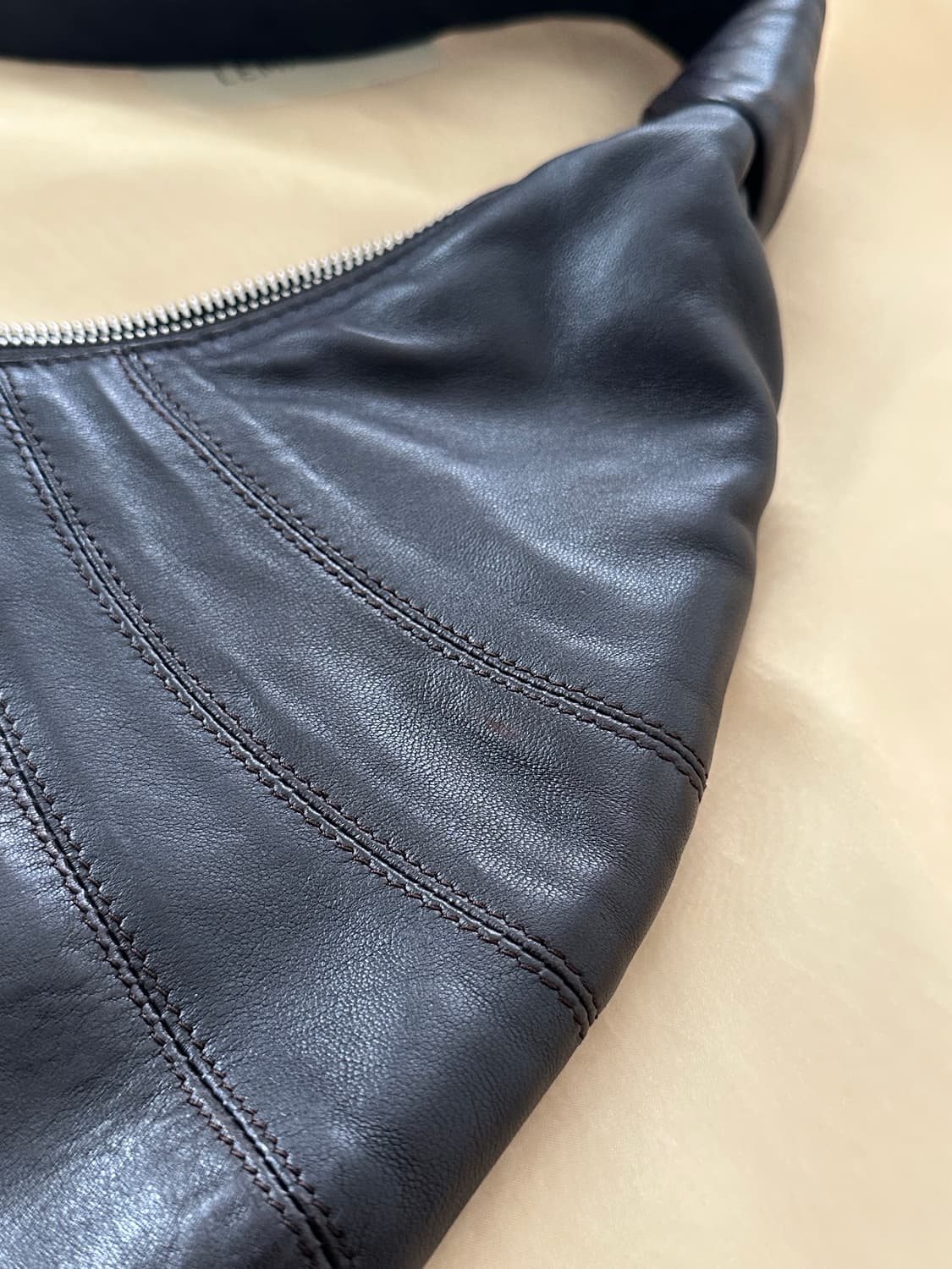 Lemaire 르메르범백 크로아상백 다크초코 레더 스몰사이즈 상품이미지9