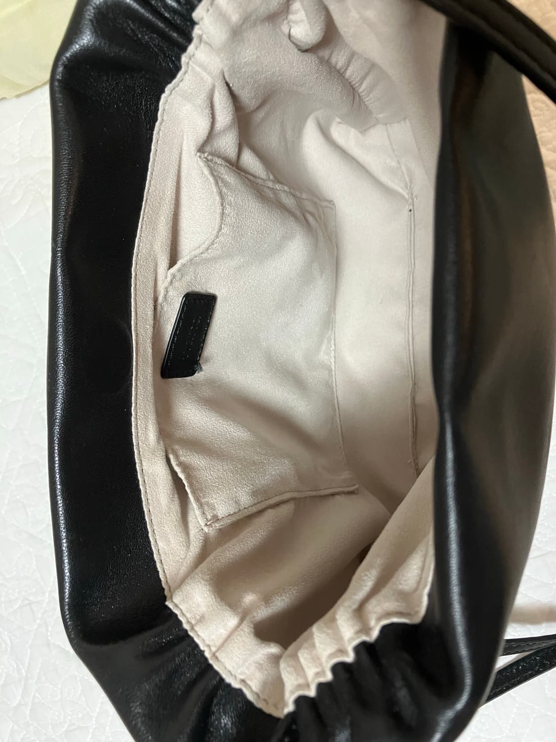 하스타 헨리스트랩백 양가죽 크로스 숄더백 상품이미지9