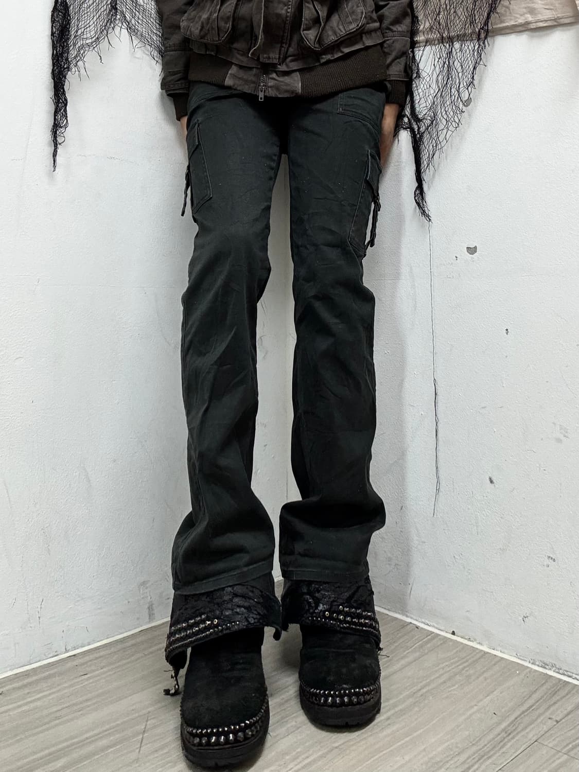 Semi-Boots Cut Black Cargo Pants 상품이미지5