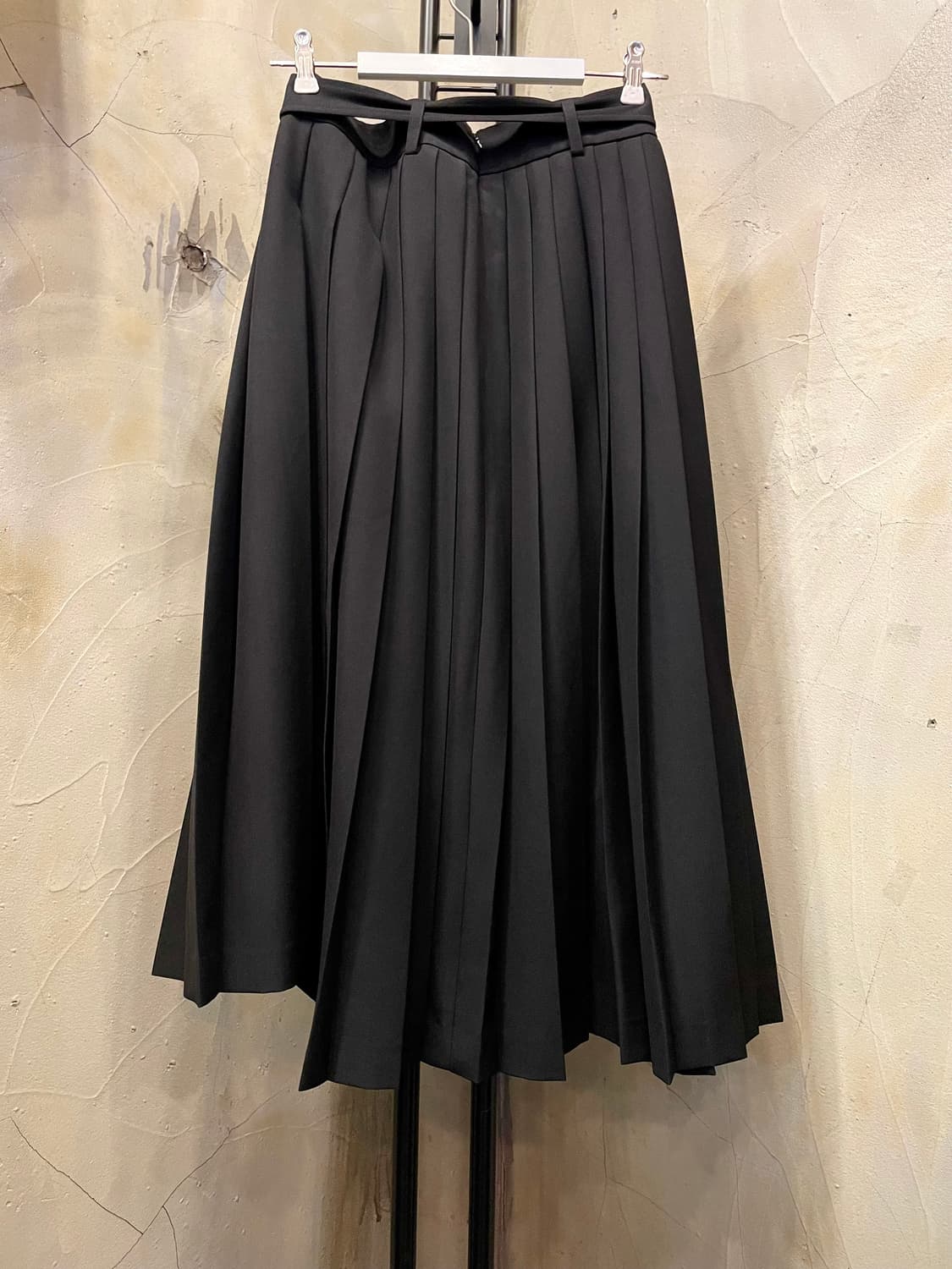 럭키슈에뜨 벨티드 플리츠 롱스커트 55~66 상품이미지3