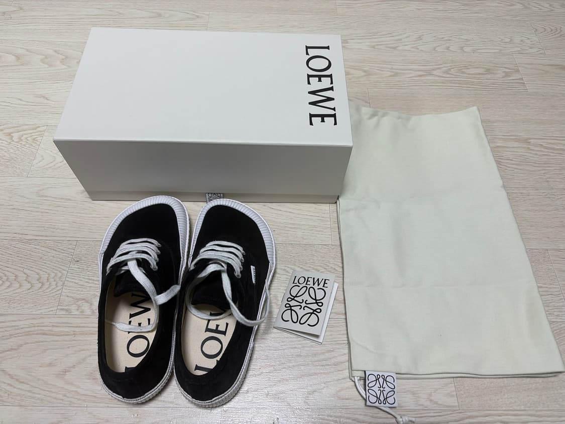 로에베 테라벌카 스니커즈 판매 상품이미지1