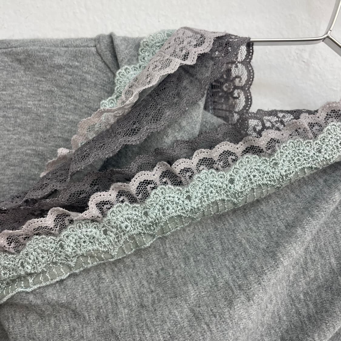 Lace trim frill zip-up hoodie 상품이미지5