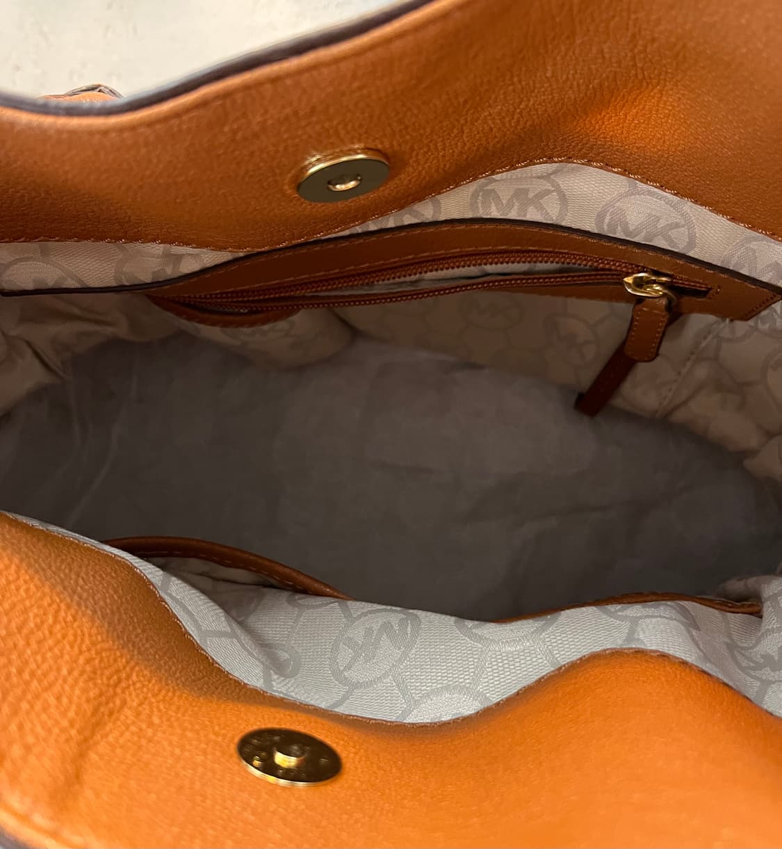 마이클코어스 해밀턴 브라운 토트백 상품이미지3