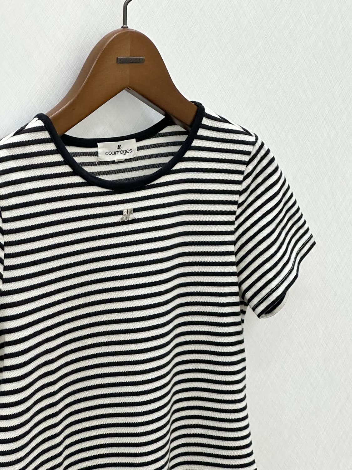 courreges / 꾸레쥬 블랙 스트라이프 반팔 티셔츠  상품이미지1