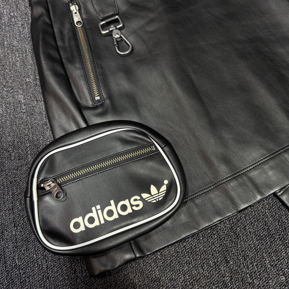 아디다스 블루버전 에어라이너 레더 스커트 상품이미지4