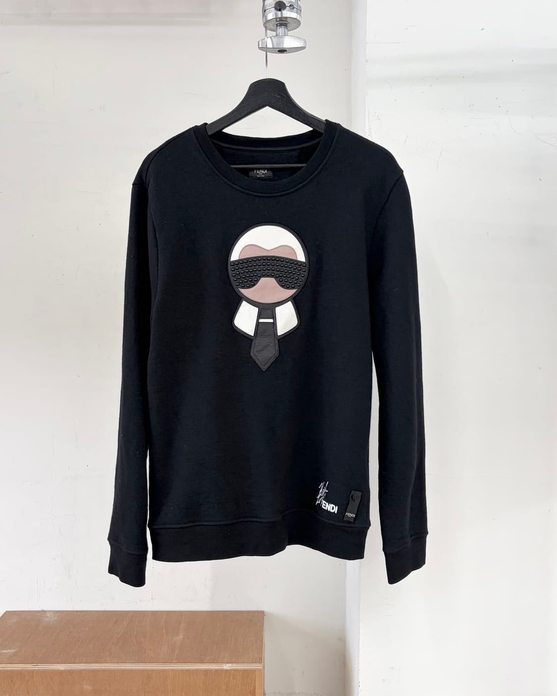 펜디 블랙 칼 라거펠트 칼리토 맨투맨 상품이미지1