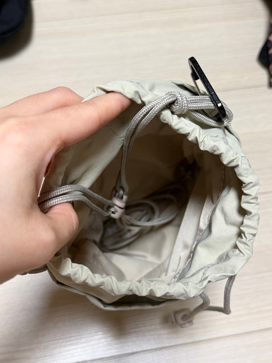 산산기어 크로스백 팝니다 상품이미지2