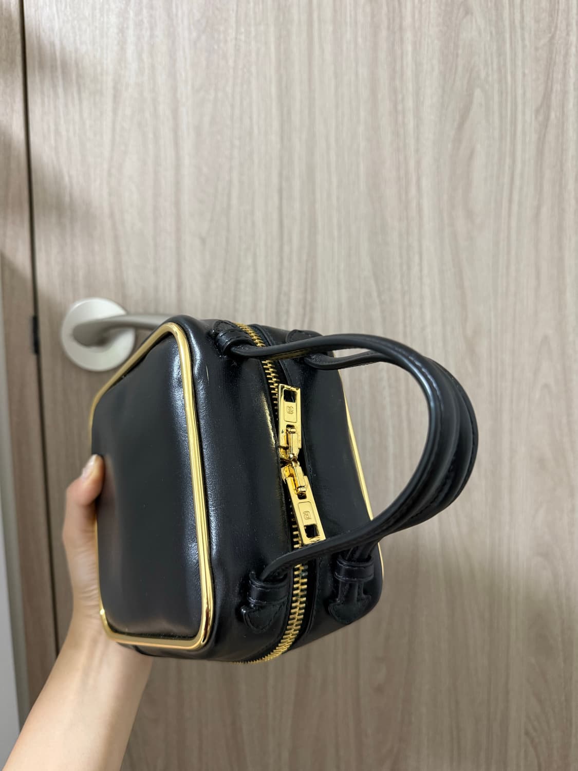 알렉산더왕 토트백 블랙 상품이미지5