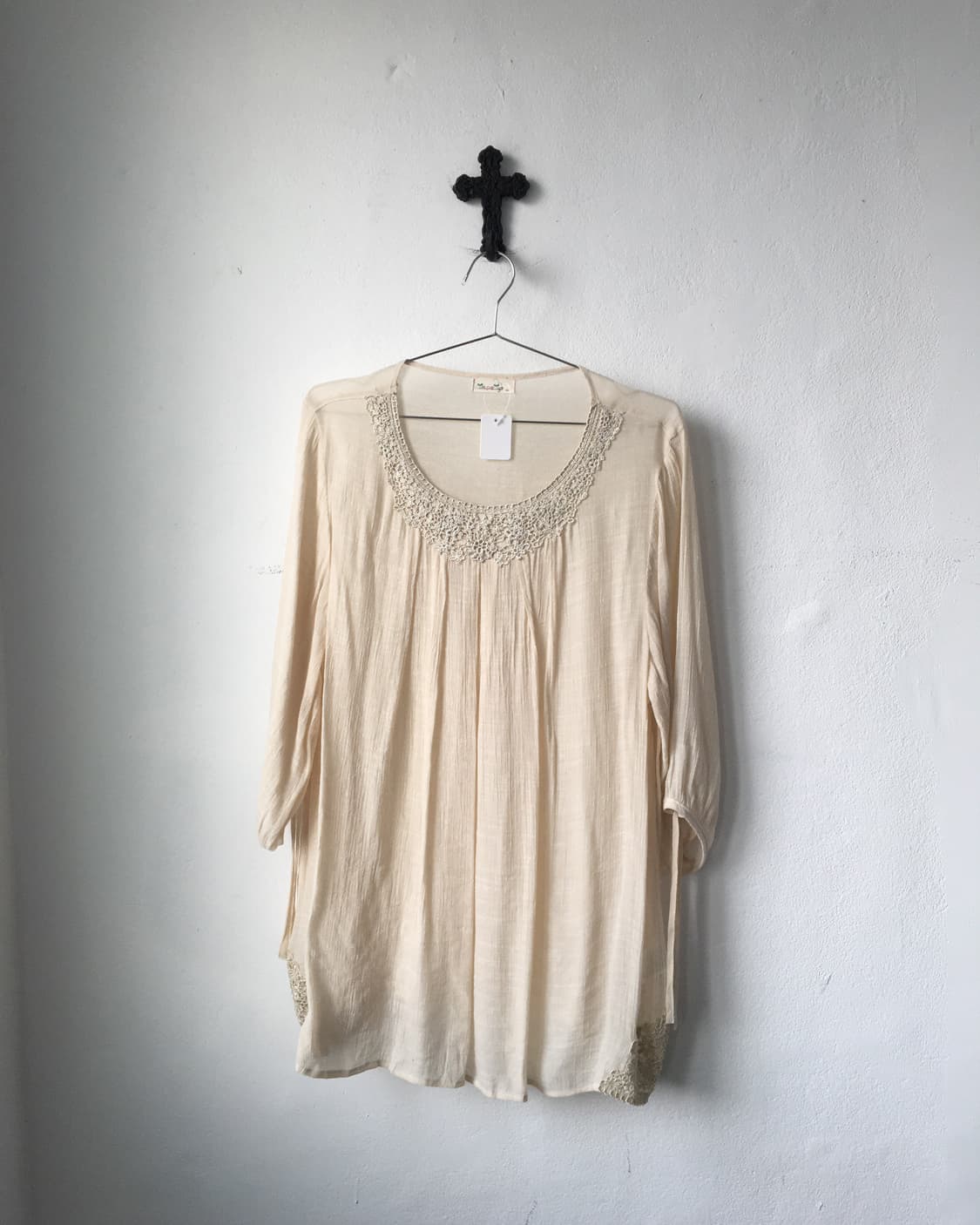 Crochet point unbalanced long blouse 상품이미지2