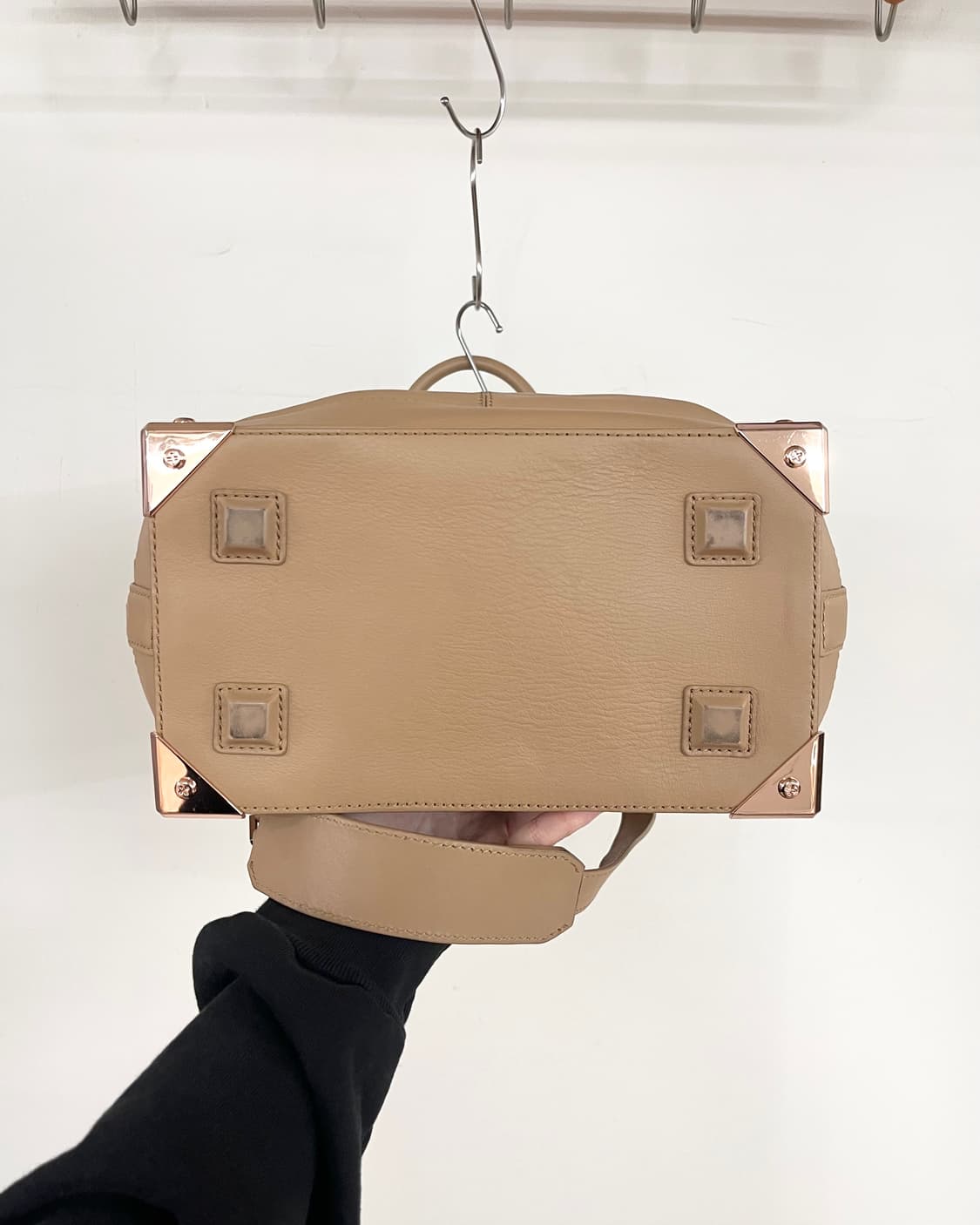 알렉산더 왕 베이지 레더 사첼 에밀백 상품이미지6