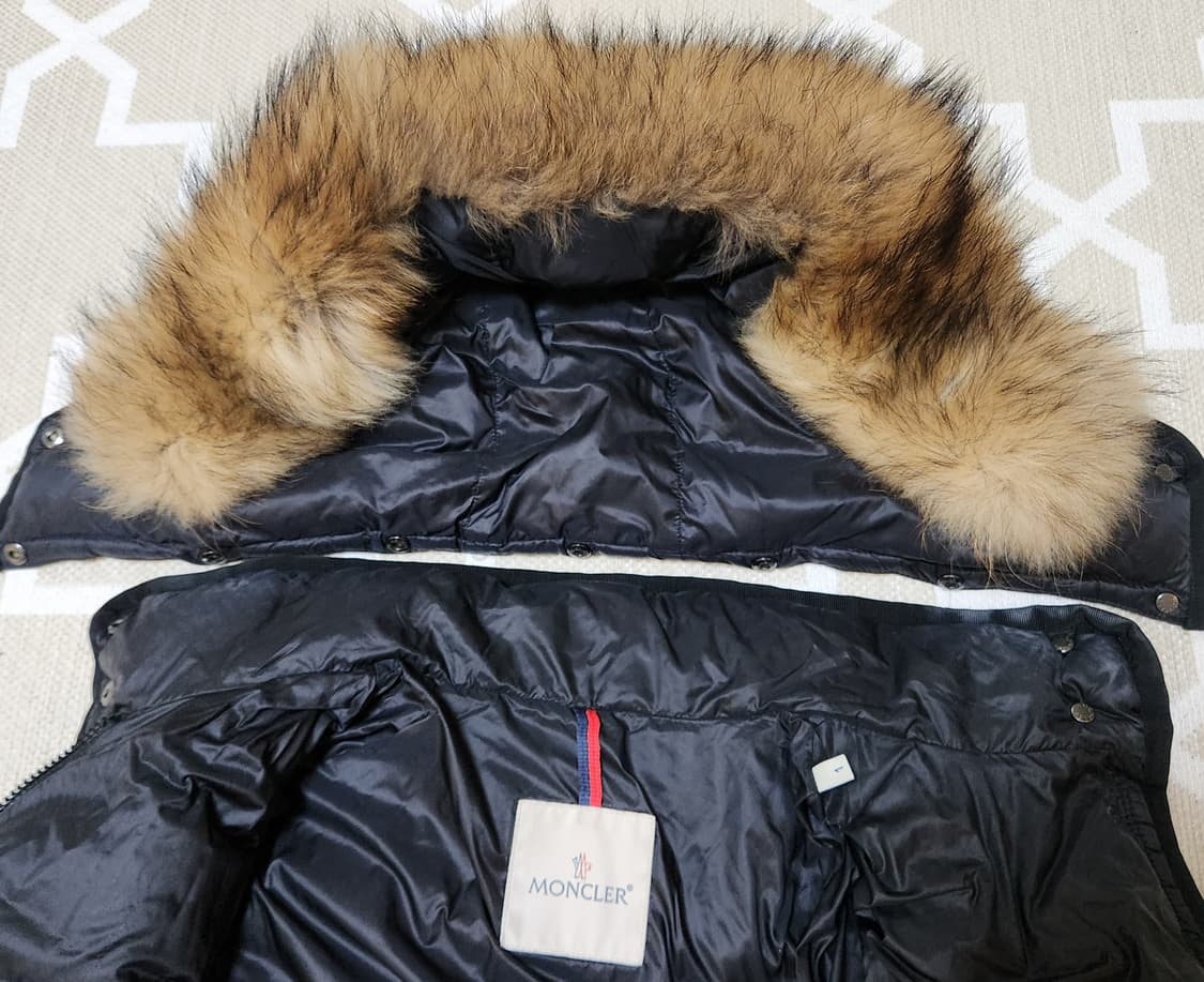 [정품] 몽클레어 패딩 헤르민퍼 블랙 사이즈 1 (여성용) 새상품급 상품이미지7