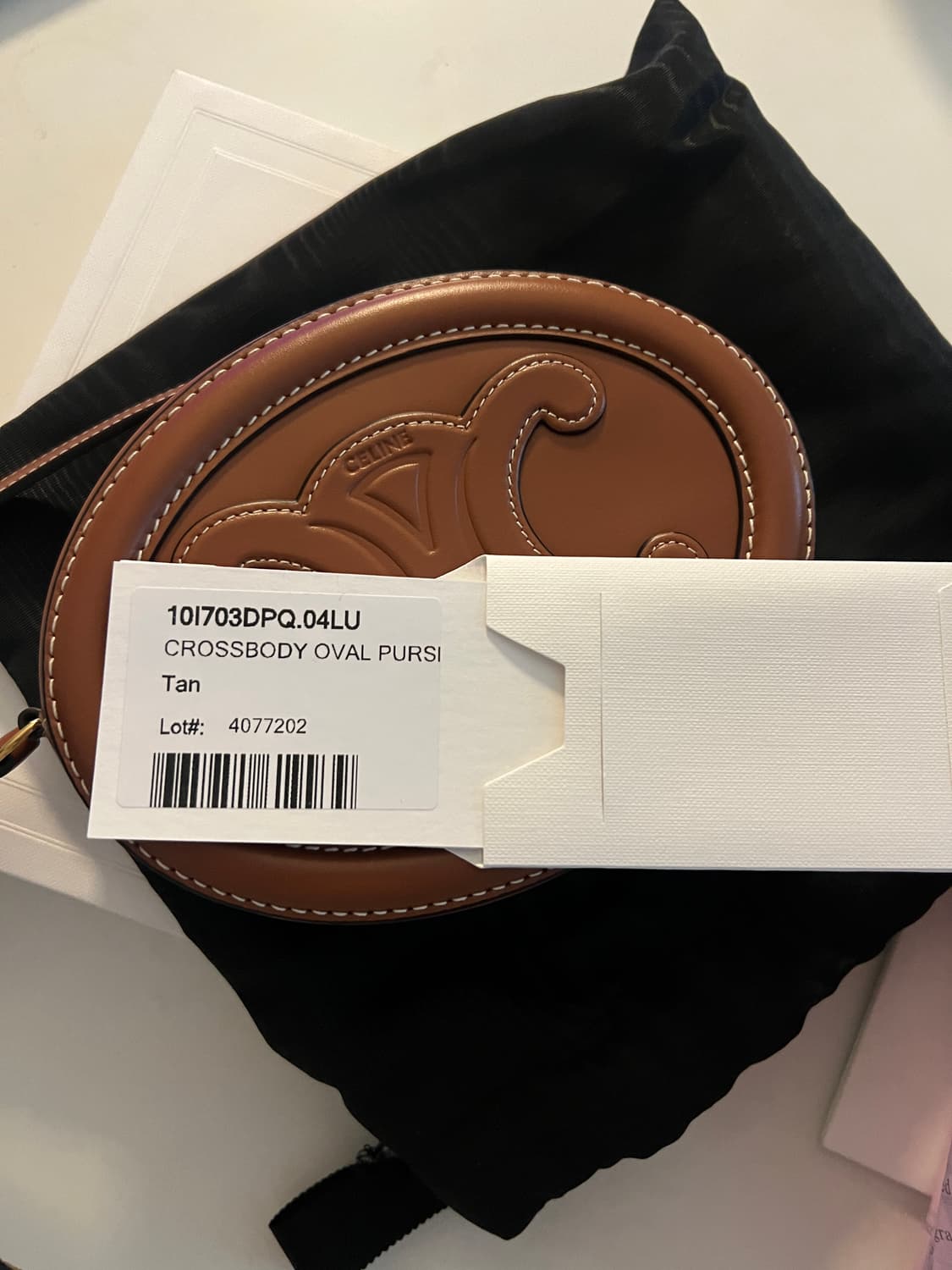 새상품) 셀린느 스무스 카프스킨 크로스바디 오발 퍼스 레더 트리옹프 탄 상품이미지5